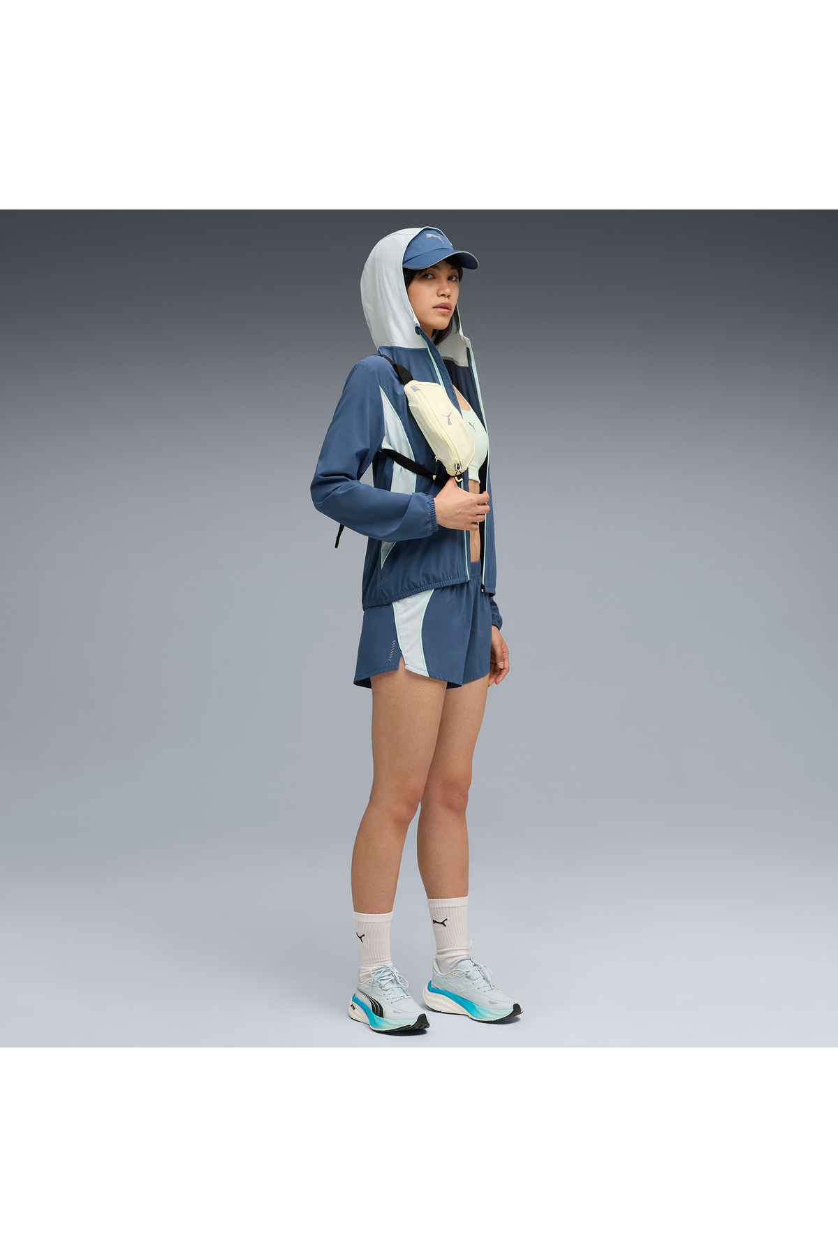 Puma Run Velocity Woven Kadın Lacivert Koşu Ceketi görsel 3