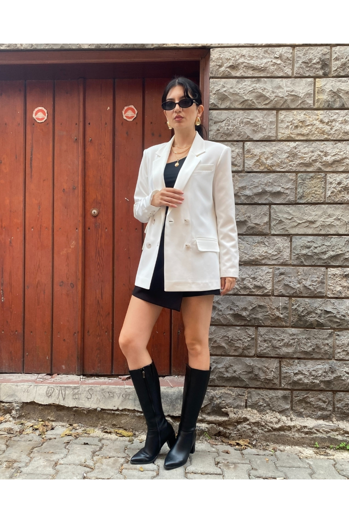 Kadın Beyaz Kruvaze Oversize Blazer Ceket Düğme Detaylı