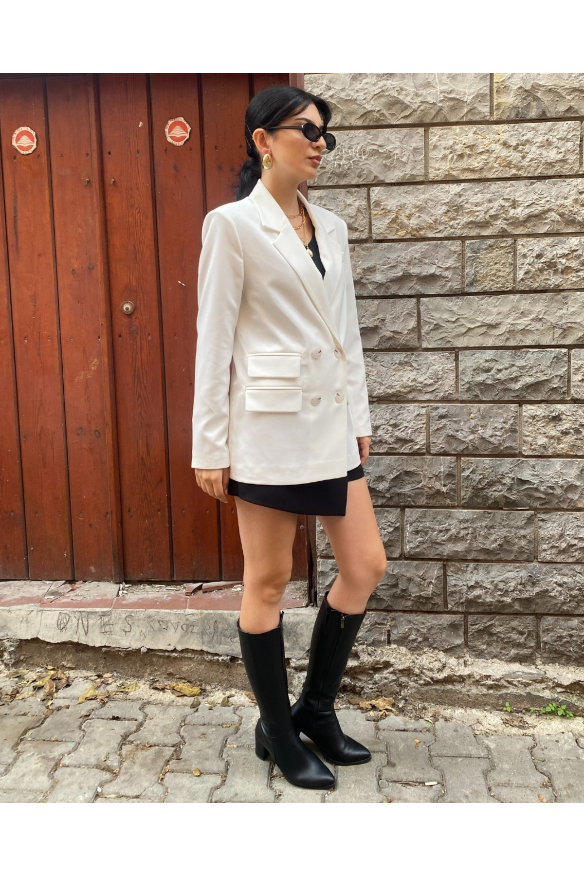 Kadın Beyaz Kruvaze Oversize Blazer Ceket Düğme Detaylı