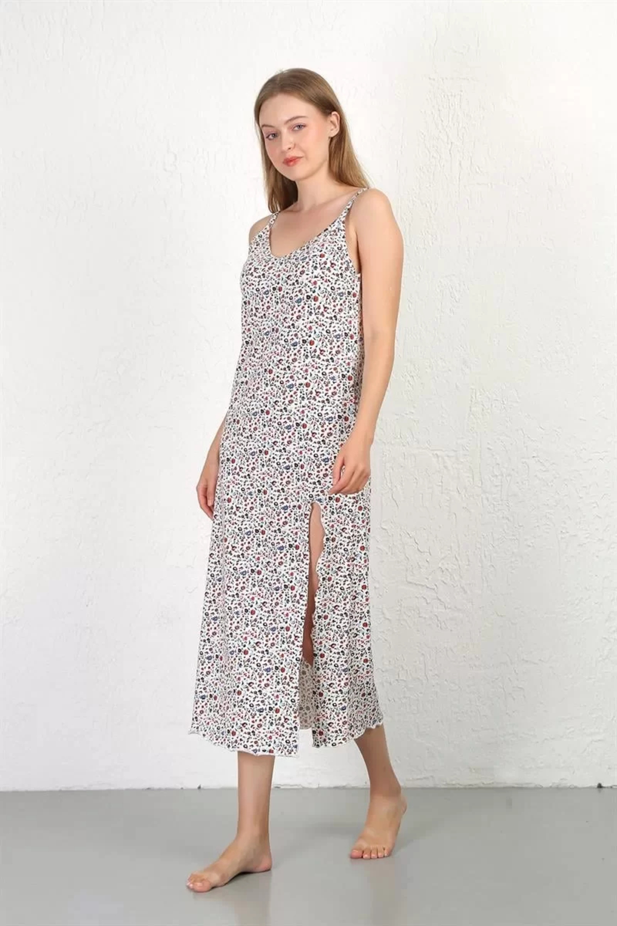 Beruflic İp Askılı Uzun Yırtmaçlı Penye Gecelik Beyaz