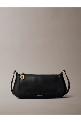Calvin Klein Kadın Marka Logolu Aksesuar Detaylı Sabit Askı Siyah Omuz Çantas...