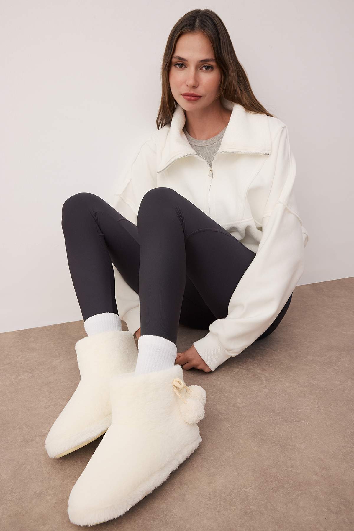 BOOT'S POLAIRE BLANC FOURRURE EPAISSE AVEC PONPON GOGOSHOES P