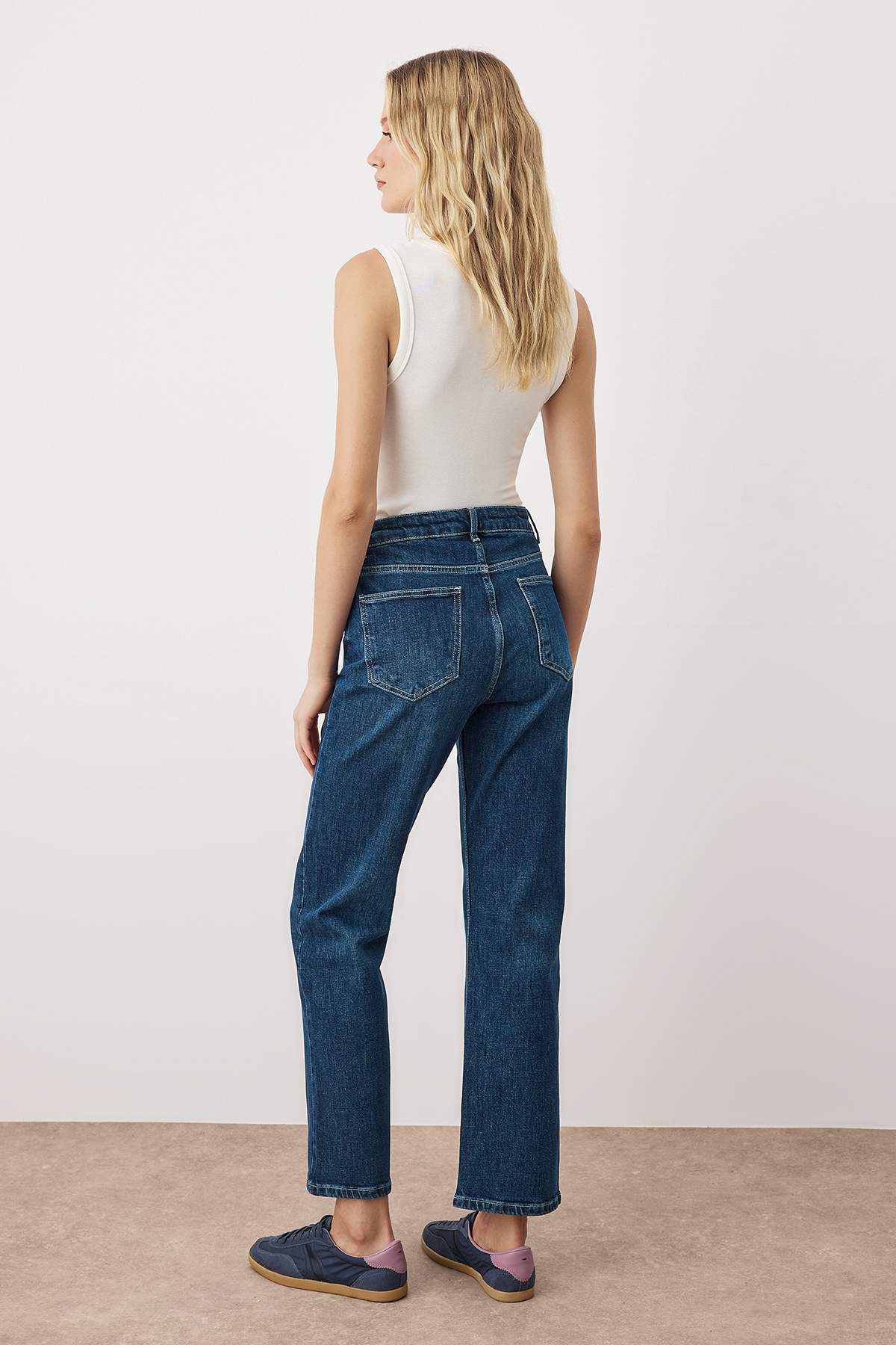 Trendyolmilla  Koyu Mavi More Sustainable Esnek Comfort Straight Jeans TWOAW26JE00090 - Görsel 4