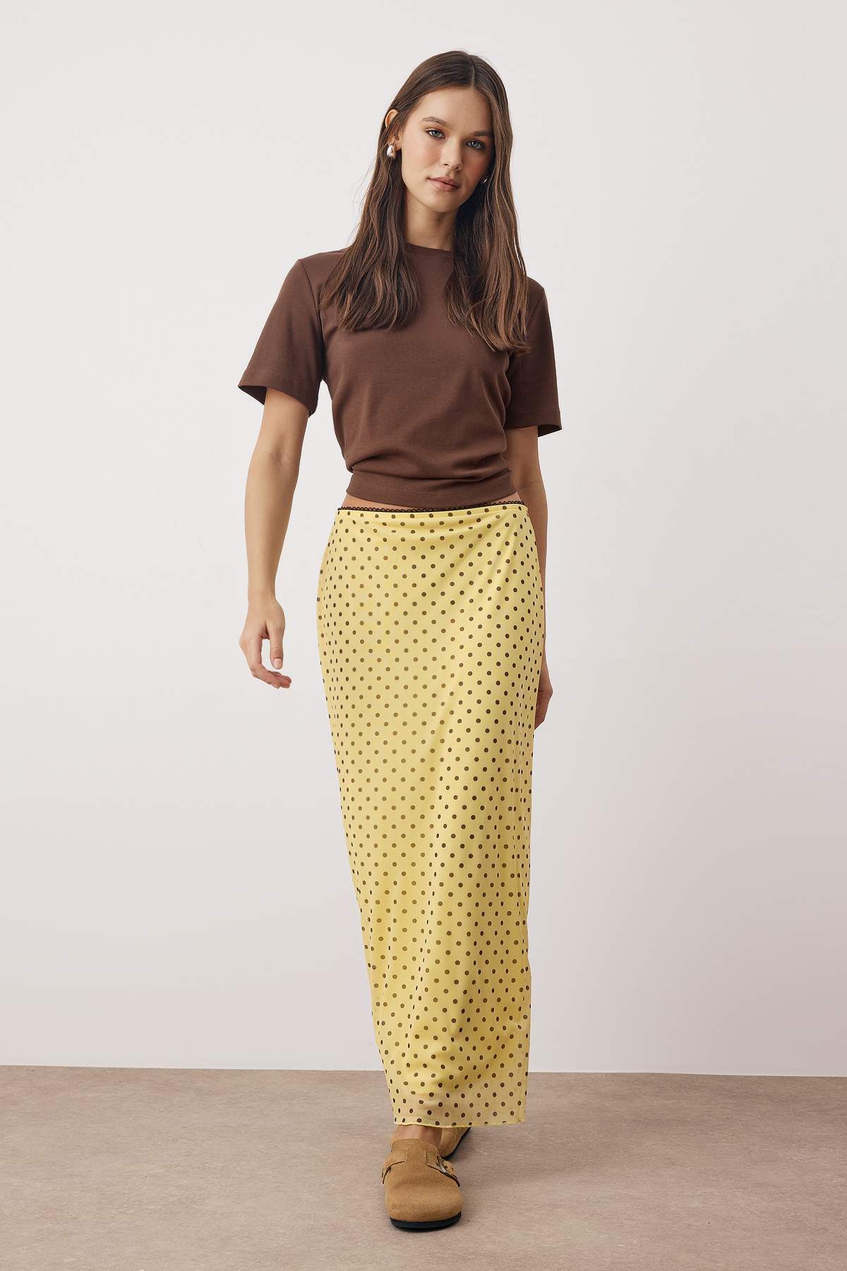 Trendyolmilla  Sarı Puantiye Desenli Tül Dantel detaylı Esnek Etek TWOSS25ET00153 - Görsel 2