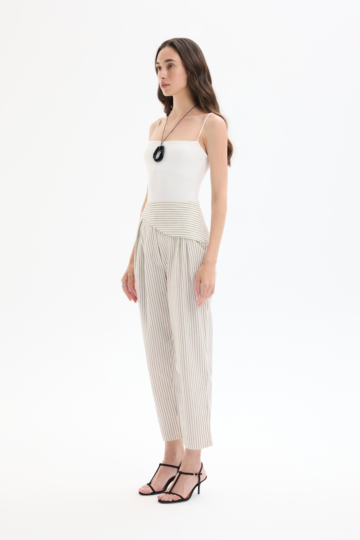 Quzu  Asimetrik Bel Detaylı Çizgili Pantolon Bej - Görsel 3