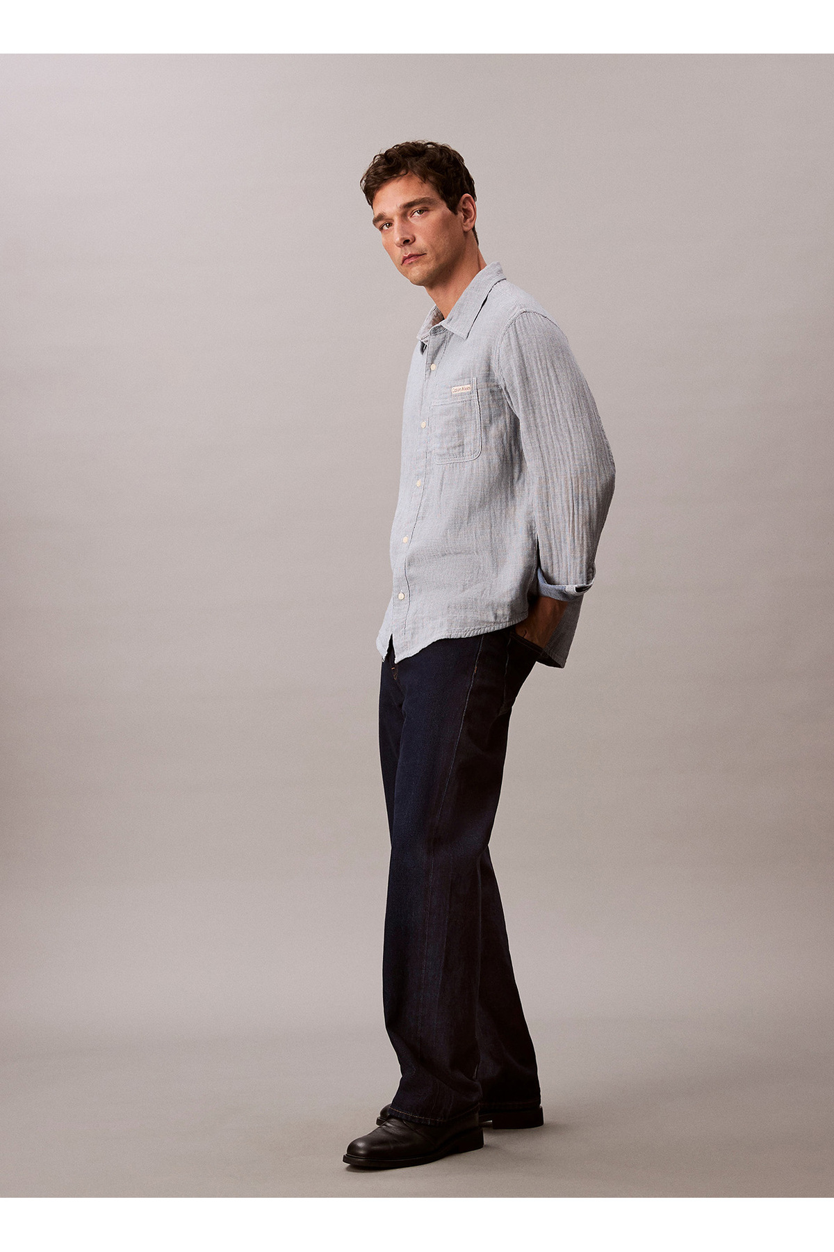 کلوین کلاین پیراهن مردانه جین کلاسیک فیت سرمه‌ای راه راه LV04RC706GX6V مناسب برای استفاده روزمره و کلاسیک