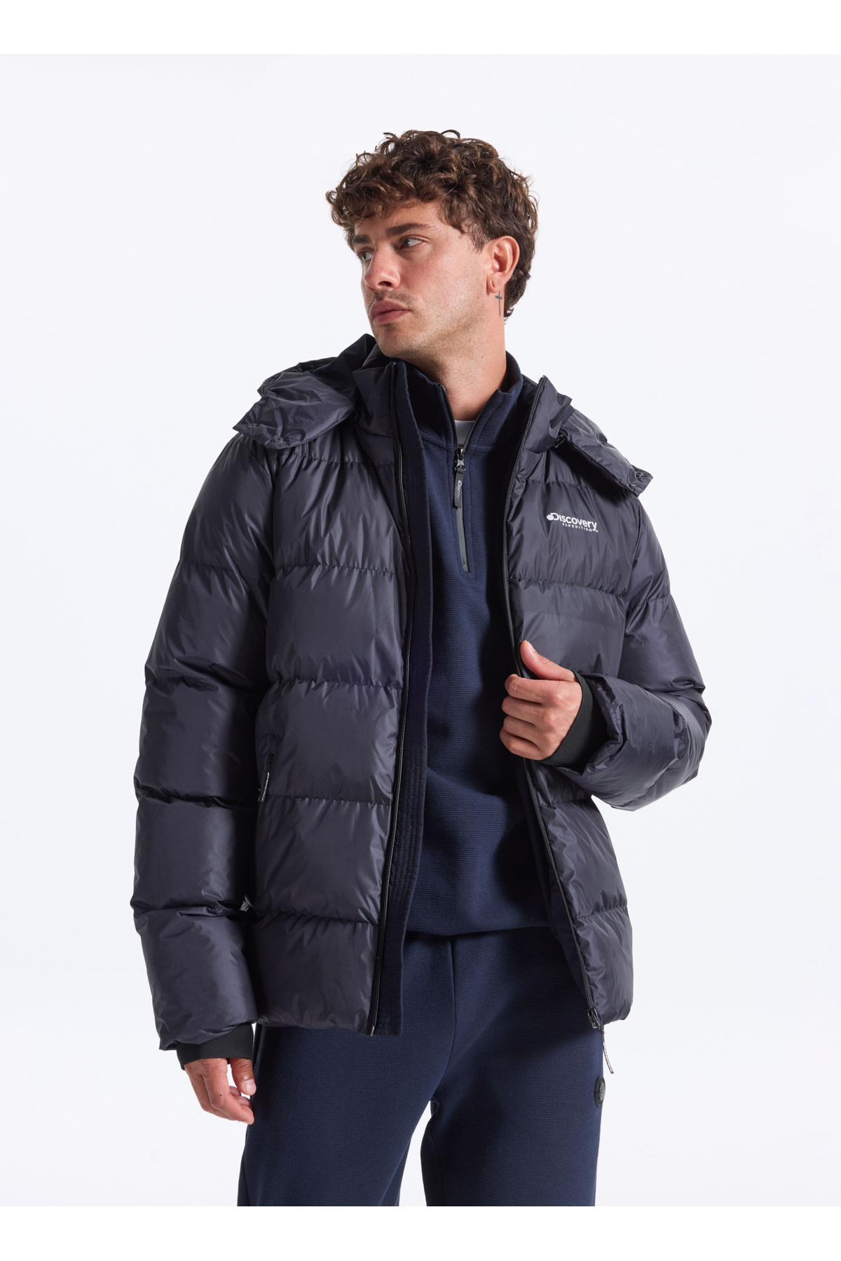 دیسکاوری اکسپدیشن کاپشن پفی مردانه ساده و راحت، یقه کلاه‌دار سرمه‌ای، مدل D5WM-MNT3642