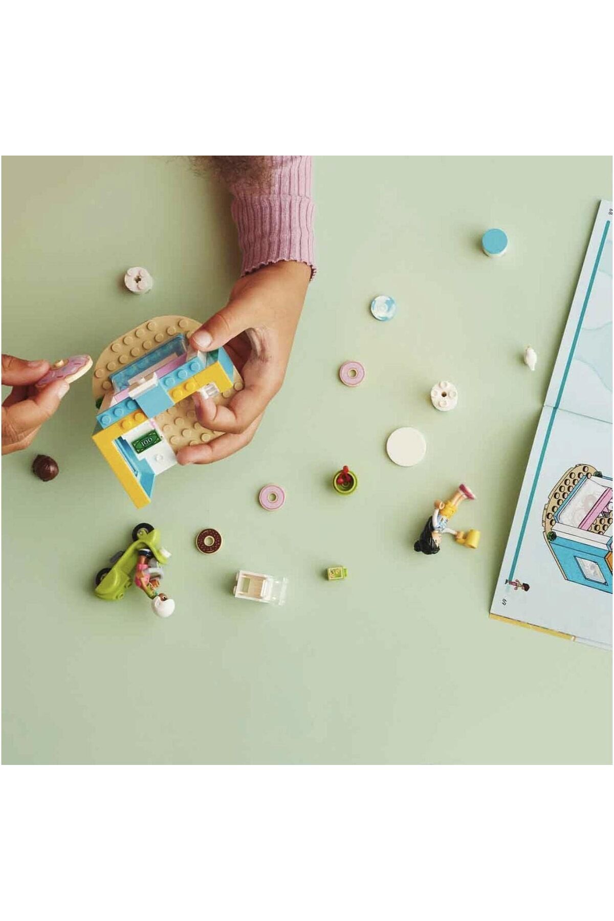 ® فروشگاه دونات فرندز ۴۱۷۲۳ – مجموعه ساختنی اسباب‌بازی برای کودکان ۴ سال به بالا (۶۳ قطعه)