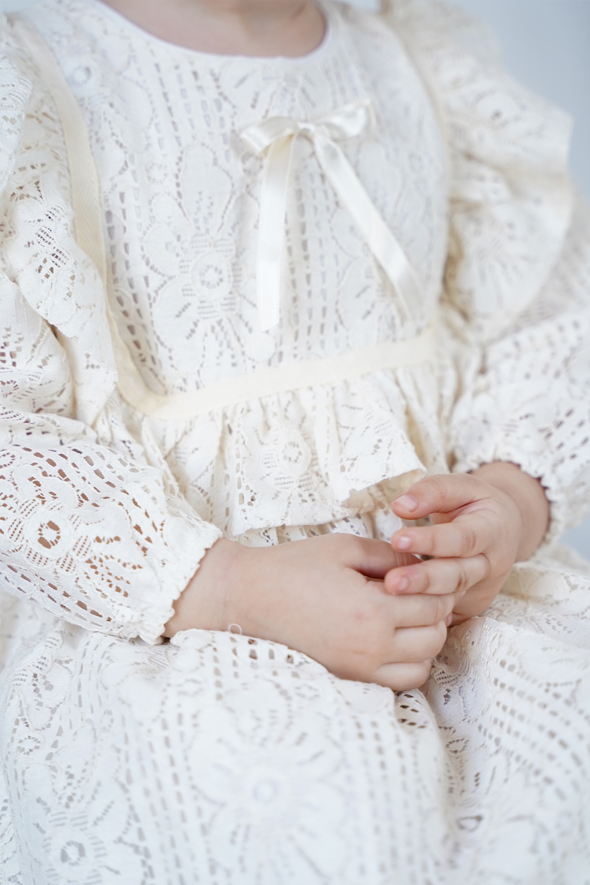 ALYRA Kız Bebek Çocuk Uzun Kollu Dantelli Fiyonklu Fırfırlı Parti Düğün Doğum Günü Bayramlık Elbise fotoğrafı 7 (önizleme)