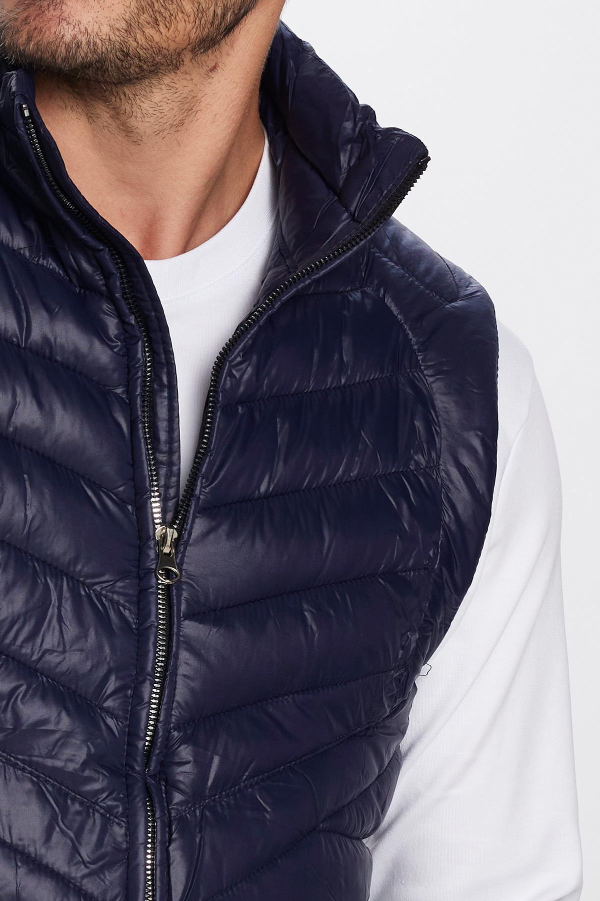 Tudors  Erkek Standart Fit Dik Yaka Cepli Fermuarlı Sıcak Tutan Lacivert Şişme Yelek - Görsel 3