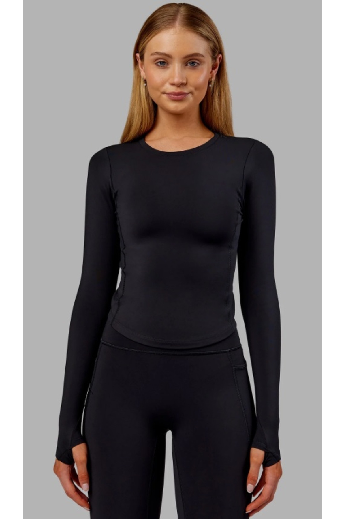 MADAM SHİLA Siyah Slimfit Darkalıp Bisiklet Yaka Crop Top Yumuşak Ribana Kumaş Parmak Geçmeli Spor Body