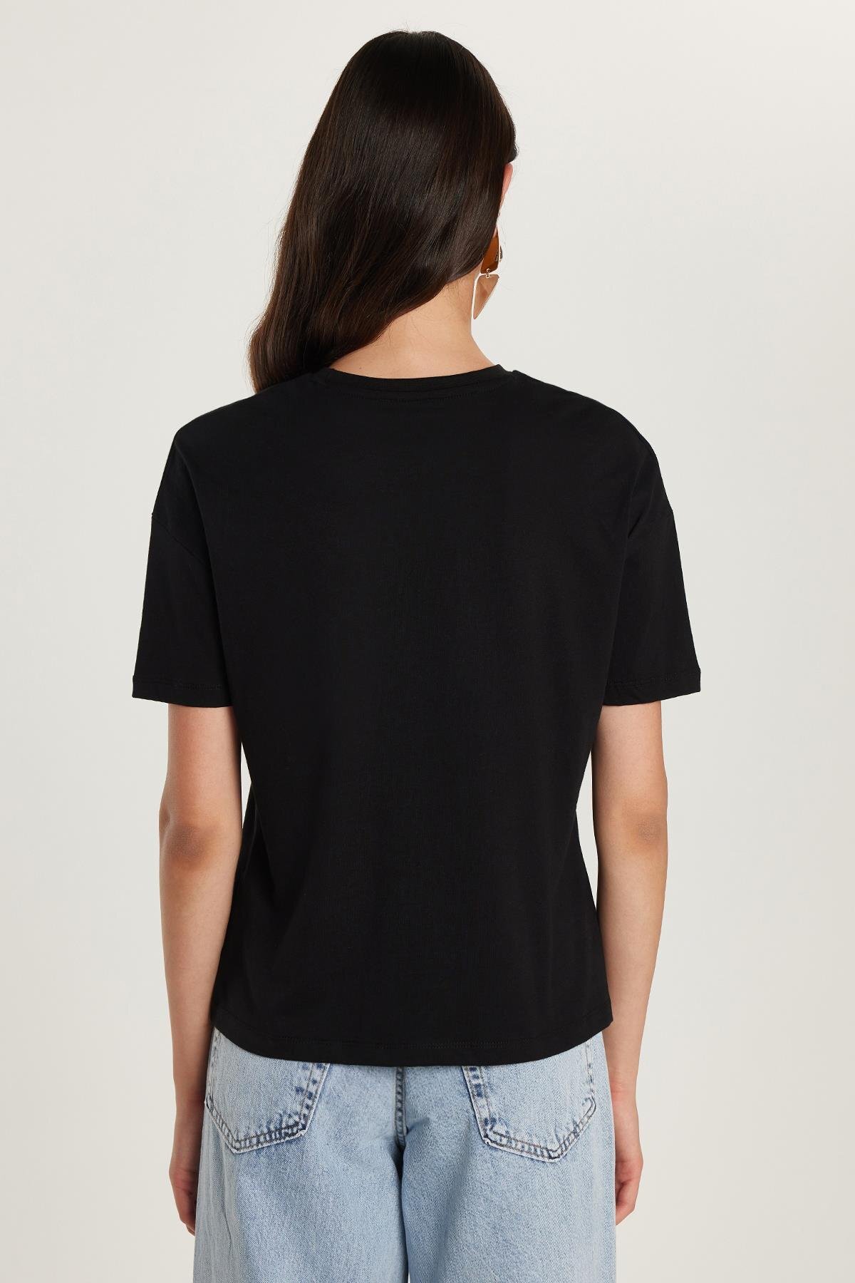 Tudors  Kadın Relax Fit Rahat Kesim %100 Pamuk Bisiklet Yaka Siyah Tişört - Görsel 5