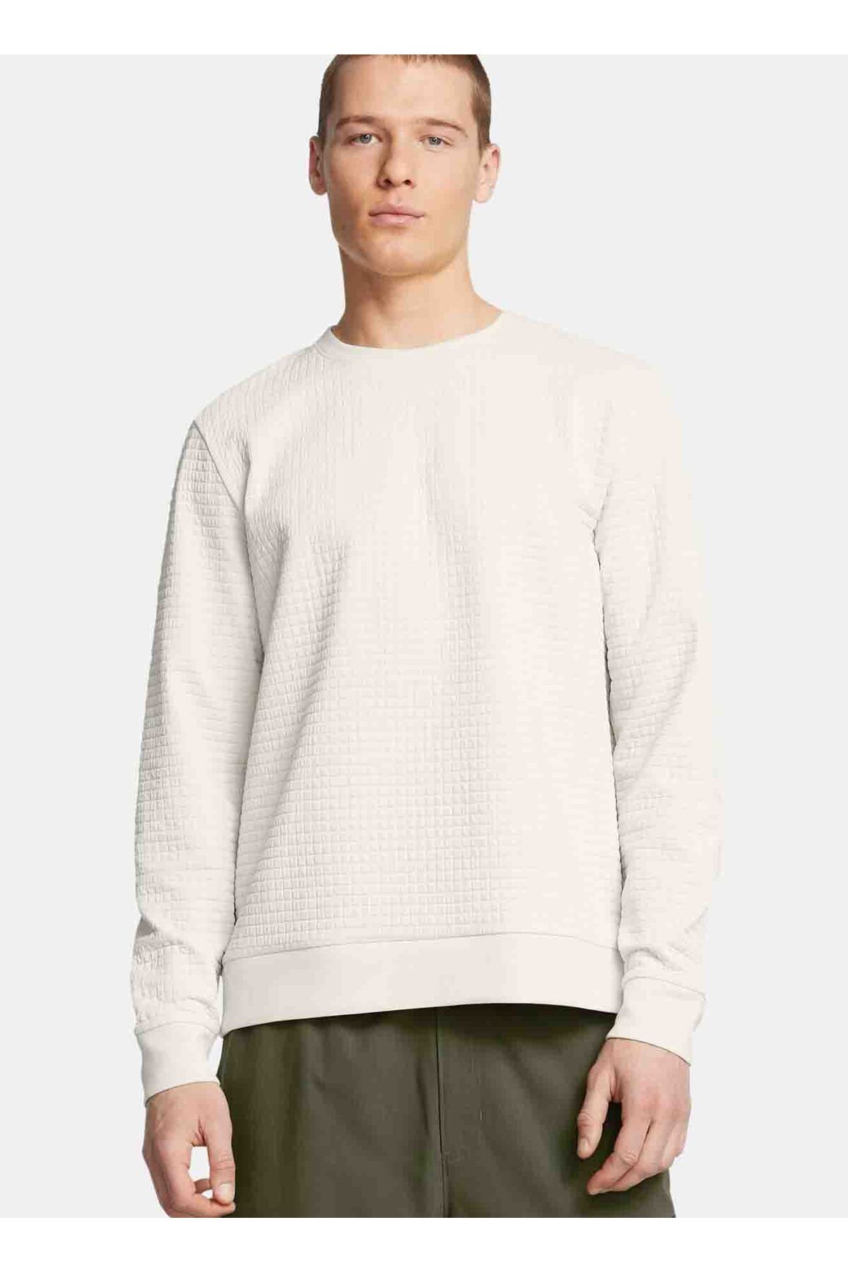 آندر آرمور کاپشن یقه زیپ‌دار مردانه سفید، کد ۱۳۸۷۹۰۴-۱۱۰، طرح شبکه‌ای Unstoppable Flc، برند UA