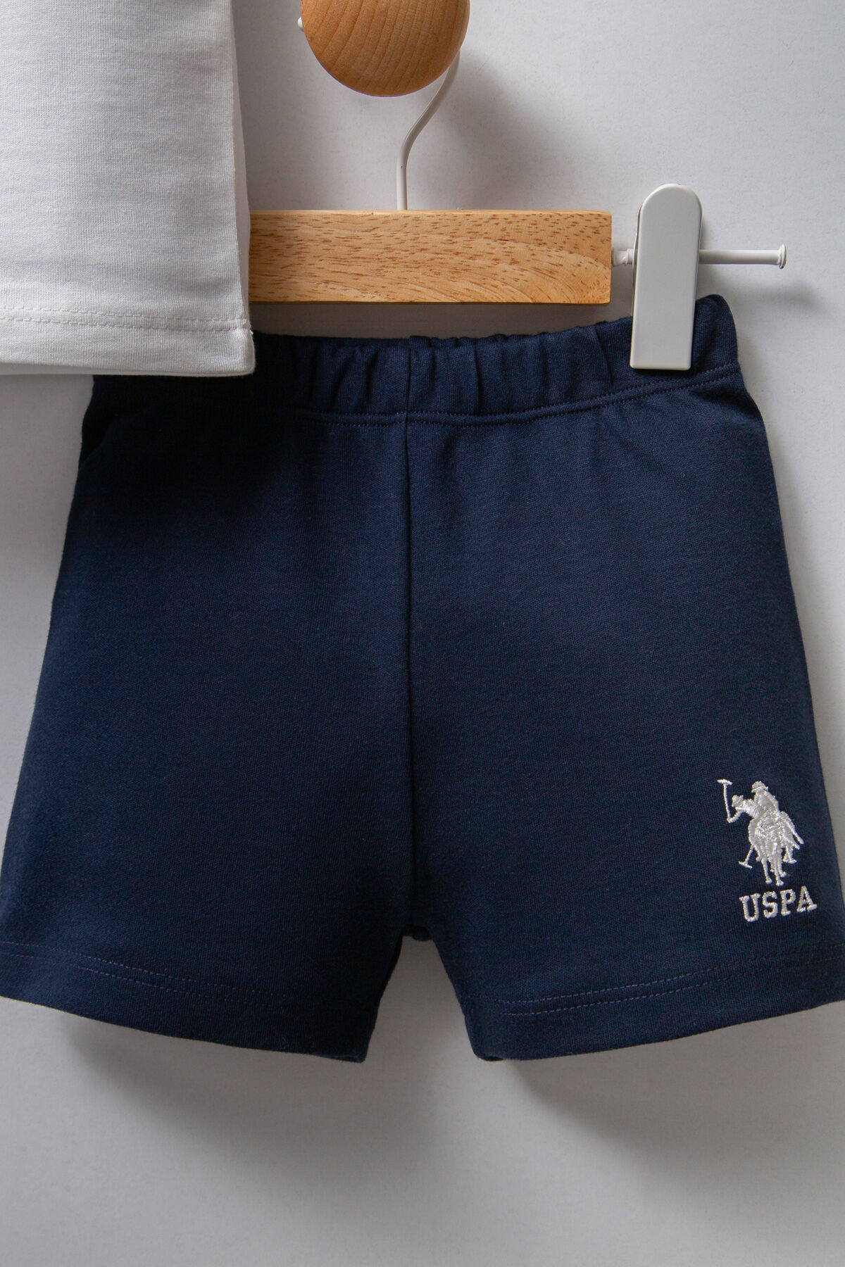 U.S. Polo Assn. Erkek Bebek Beyaz Bebek Takım fotoğrafı 3 (önizleme)