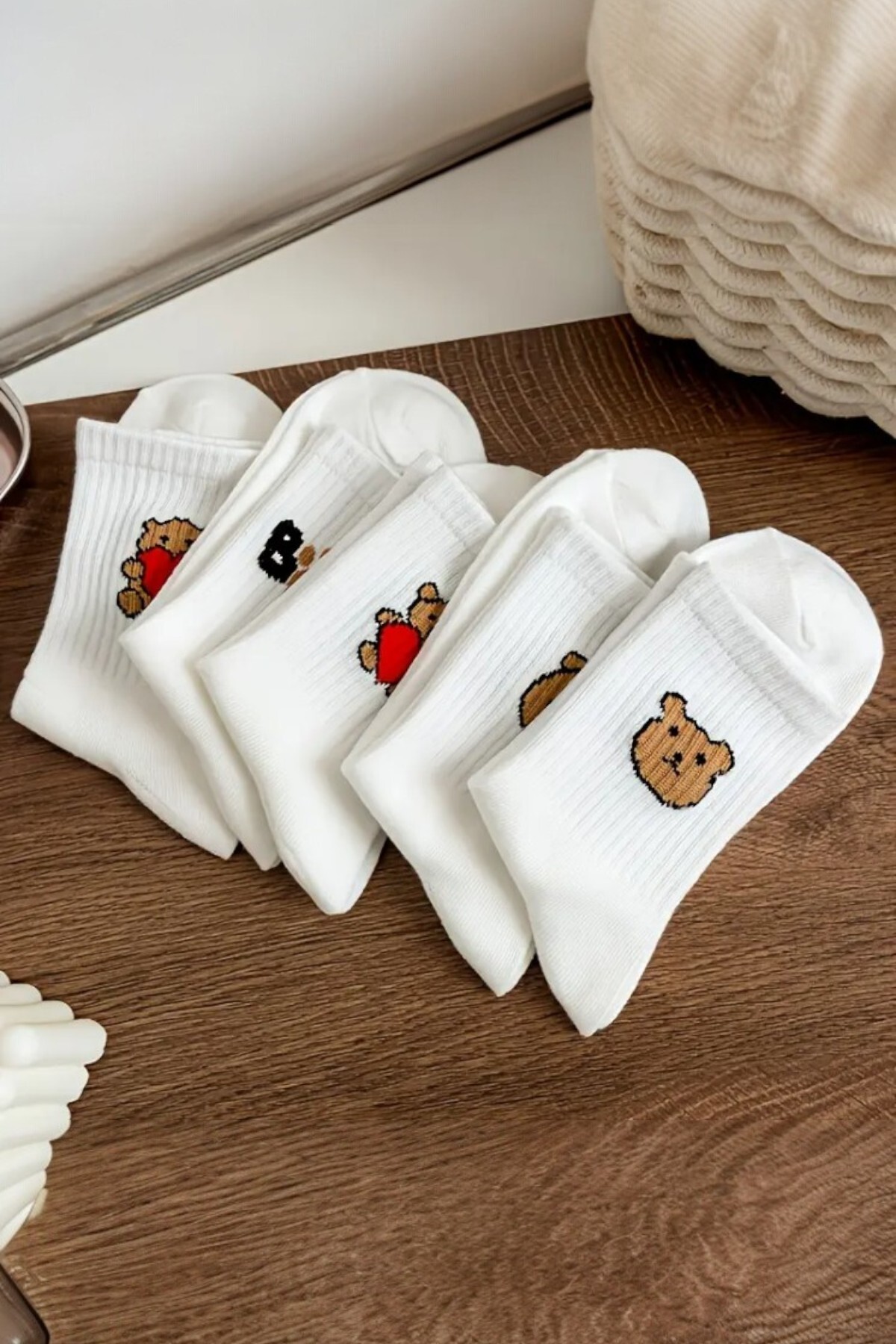 Hitit Socks Kadın 5 Çift Premium Kalite Beyaz Renkli Ayıcık ve Kalp Desenli Kısa Soket Çorap görsel 2