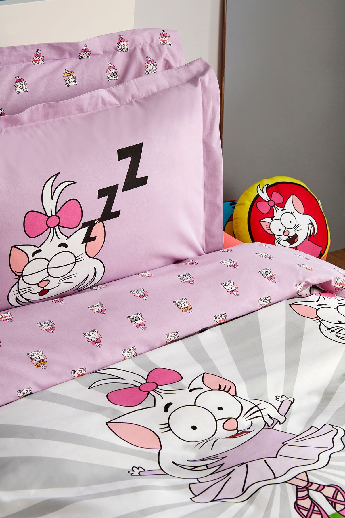 Karaca Home X Kral Şakir Canan Tek Kişilik Nevresim Takımı fotoğrafı 5 (önizleme)