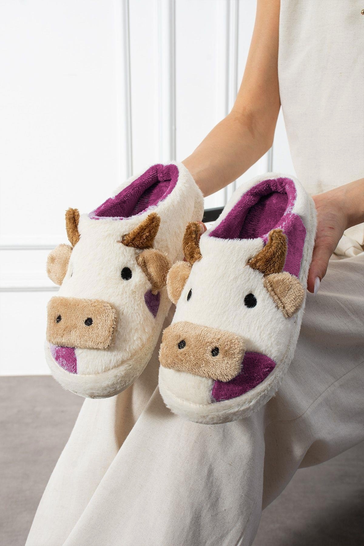 Gofeel Tatlı İnek Yumuşak Tüylü Peluş Panduf Terlik