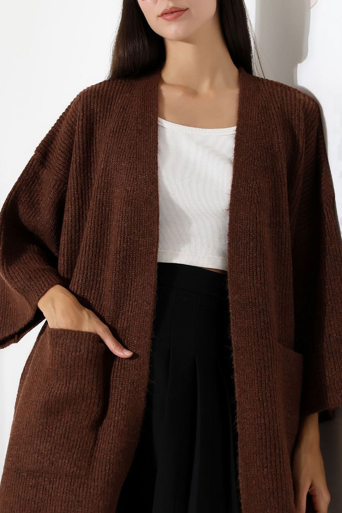 bacc  Kadın Acı Kahve Çift Cepli Yarım Kol Uzun Boy Triko Hırka BCES-252019 - Görsel 3