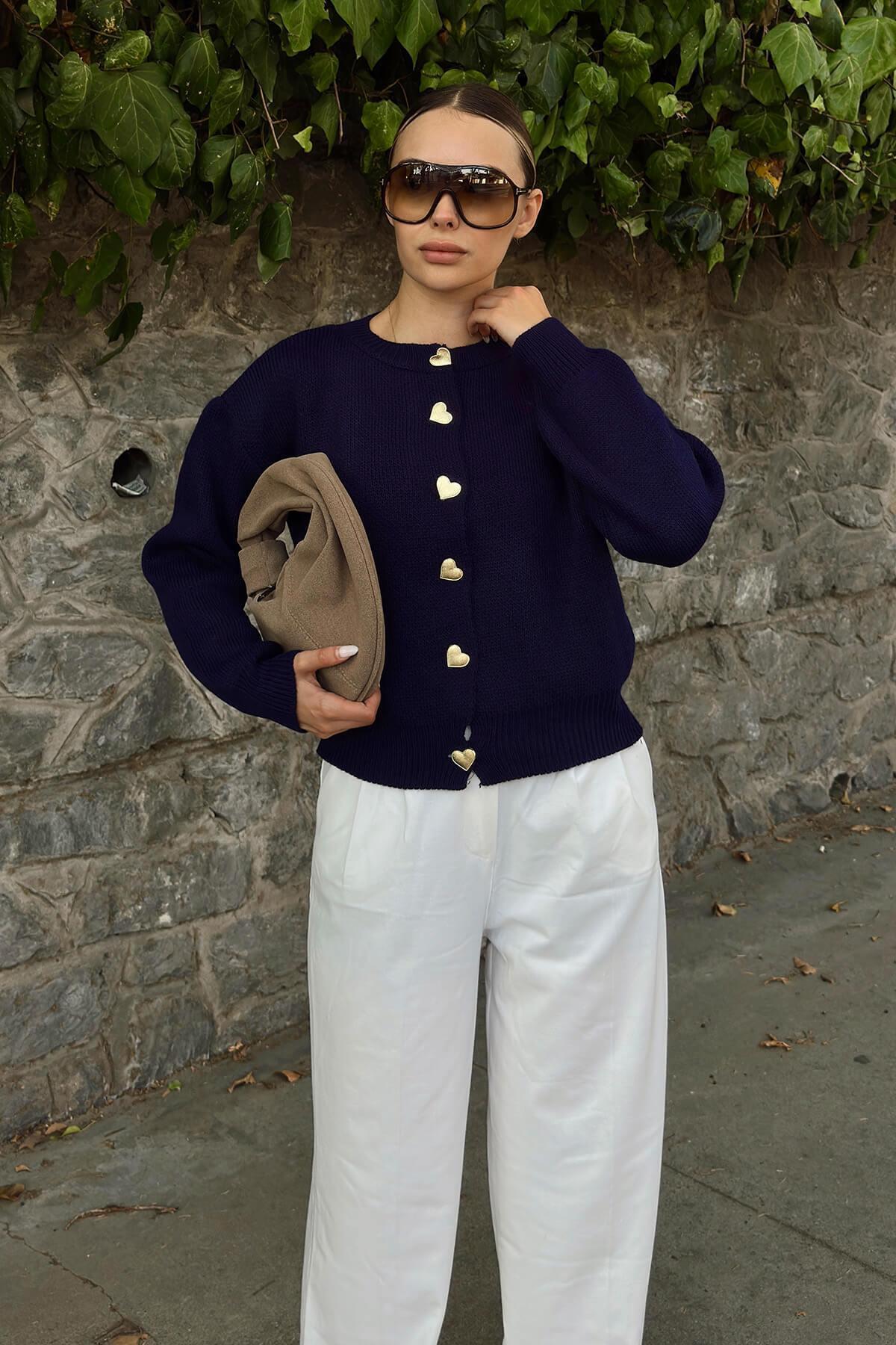 Swist  Lacivert Heart Gold Kalp Düğmeli Kadın Triko Hırka - Görsel 3