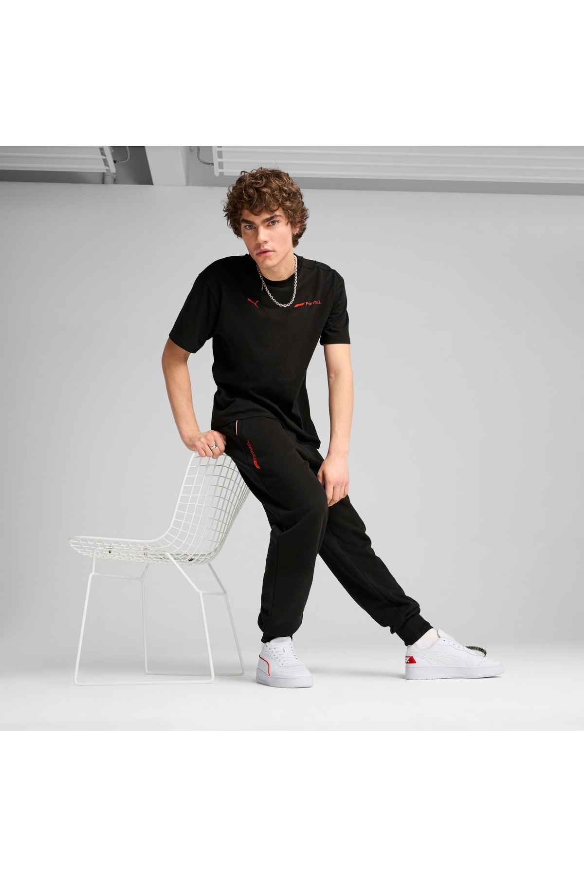 پوما شلوار ورزشی مردانه F1 ESS+ مدل برش پهن پوما شلوار ورزشی مردانه F1 ESS+ مدل برش پهن