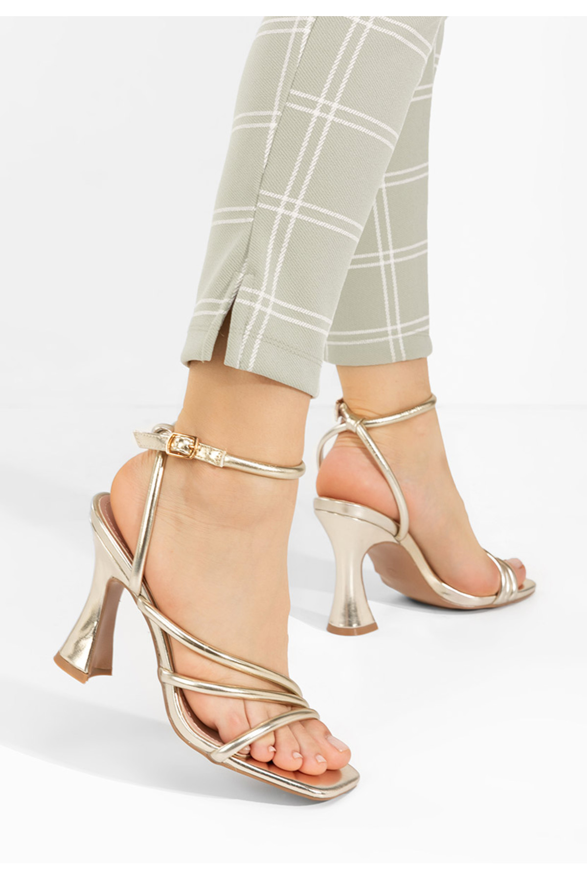 B T Shoes Zlaté sandály na podpatku Jaquina