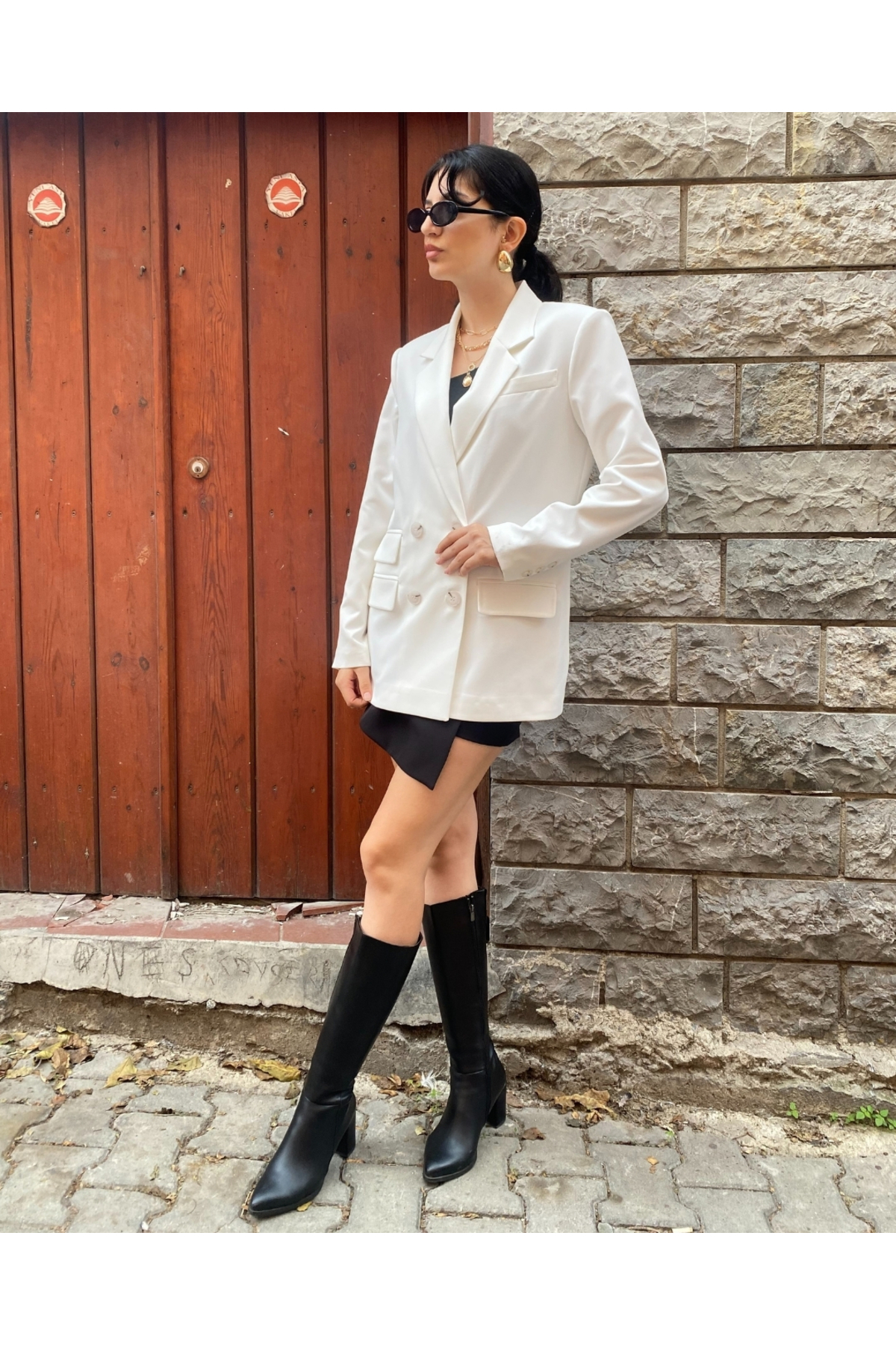 Kadın Beyaz Kruvaze Oversize Blazer Ceket Düğme Detaylı