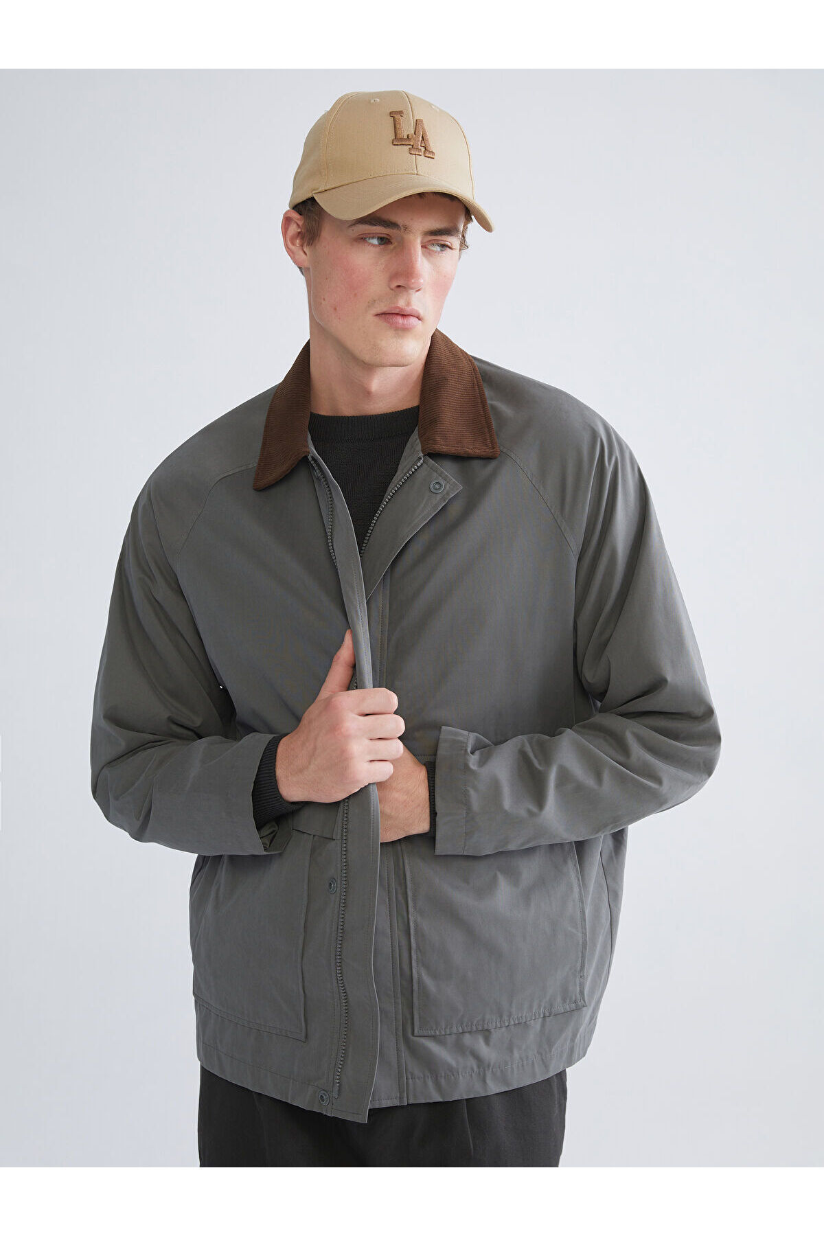 ال سی وایکیکی کاپشن نازک مردانه یقه کِدوروی فصل جدید