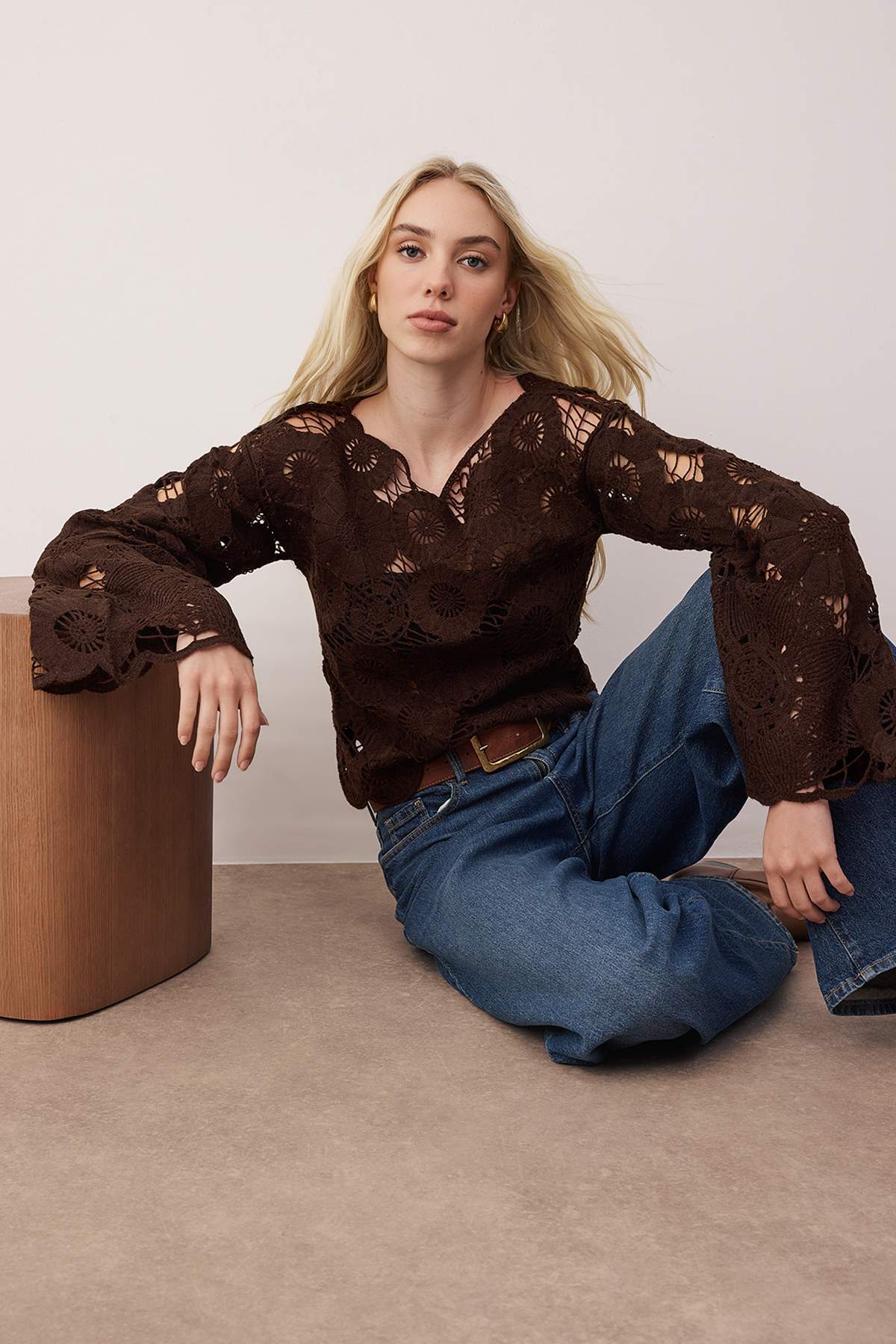 Trendyolmilla  Kahverengi Kroşe Detaylı Triko Kazak TWOAW26KZ00247 - Görsel 3