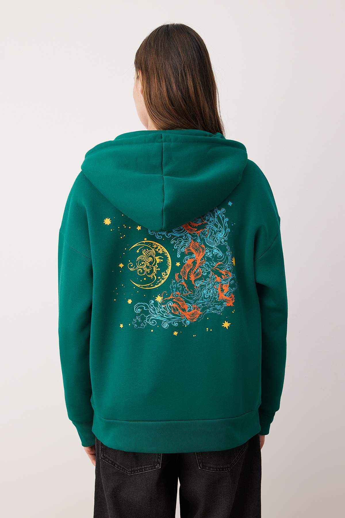 Trendyolmilla  Zümrüt Yeşili Kalın İçi Polarlı Kapüşonlu Baskılı Oversize Örme Sweatshirt TWOAW24SW00136 - Görsel 4