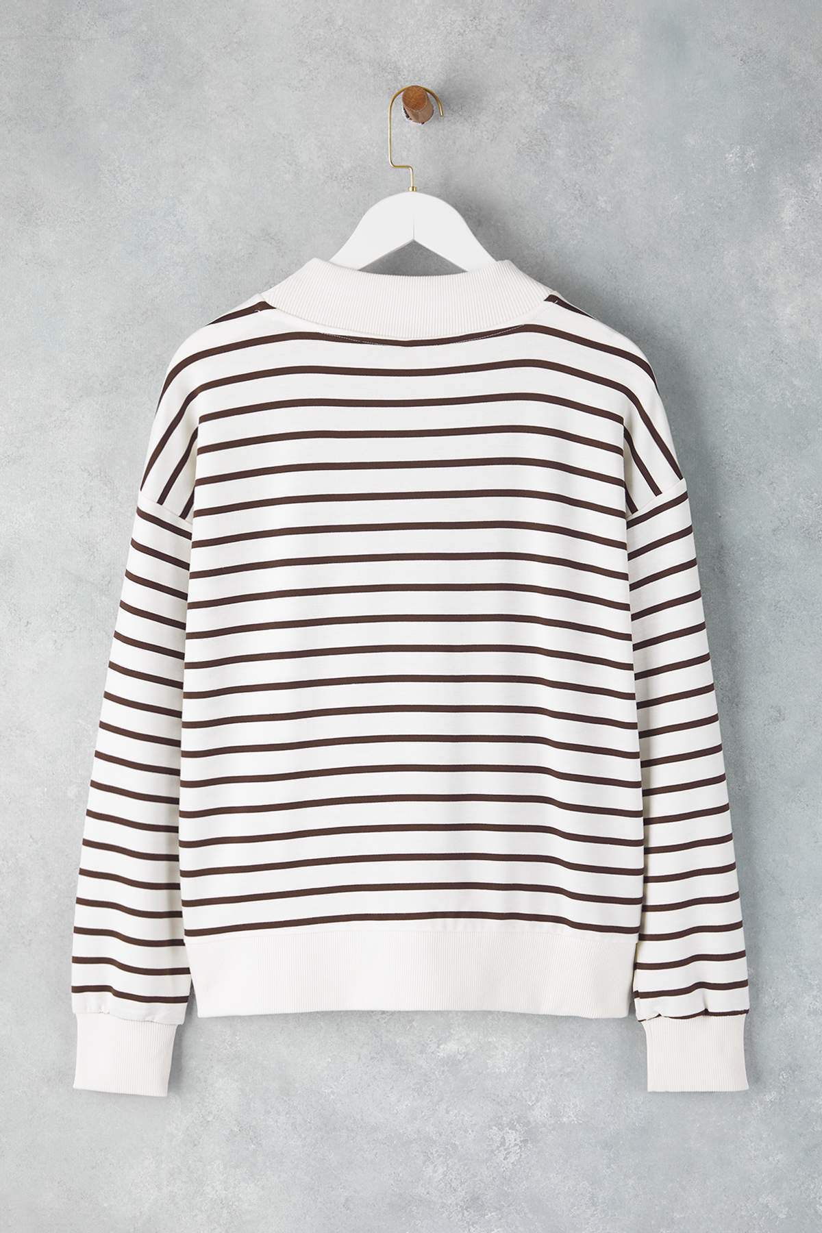 Trendyolmilla  Kahverengi Çizgili Oversize/Geniş Kalıp Örme Sweatshirt TWOAW26SW00102 - Görsel 6