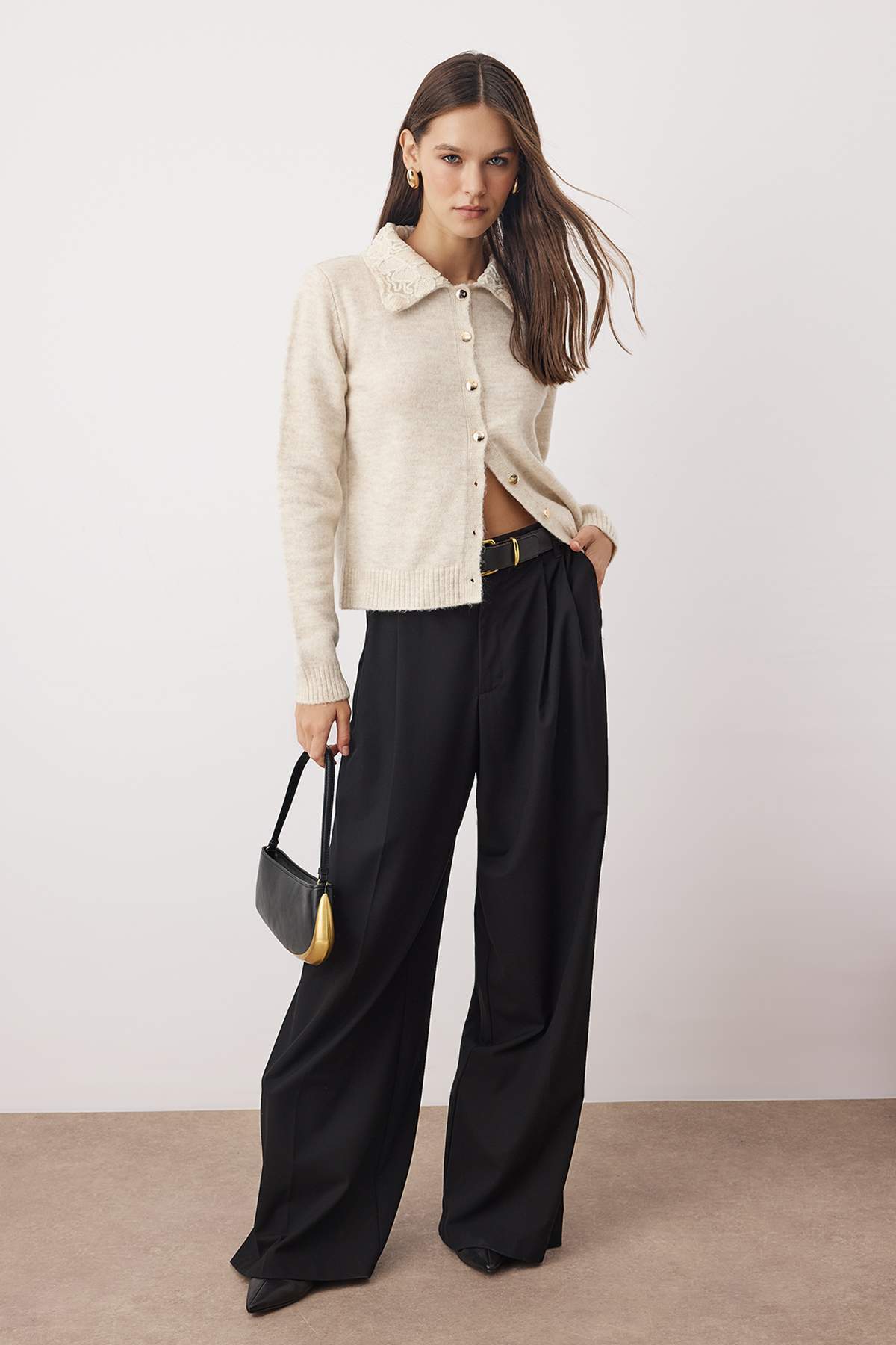 Trendyolmilla  Taş Dantel Yaka Detaylı Triko Hırka TWOAW26HI00176 - Görsel 2