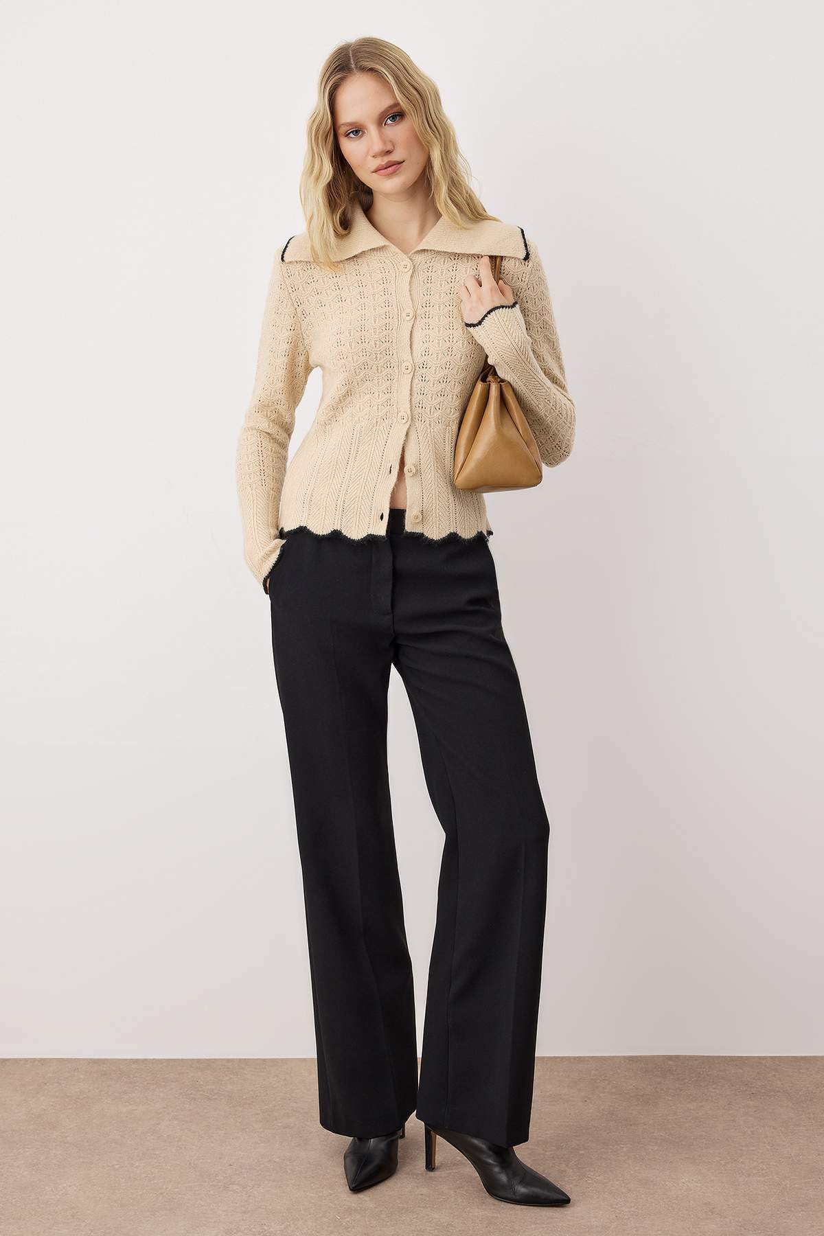 Trendyolmilla  Taş Devrik Yaka Pointelle Fitted Triko Hırka TWOAW26HI00073 - Görsel 2