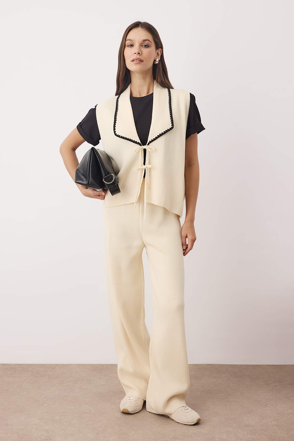 Trendyolmilla  Ekru Yelek-Pantolon Triko Alt - Üst Takım TWOAW26AU00116 - Görsel 2