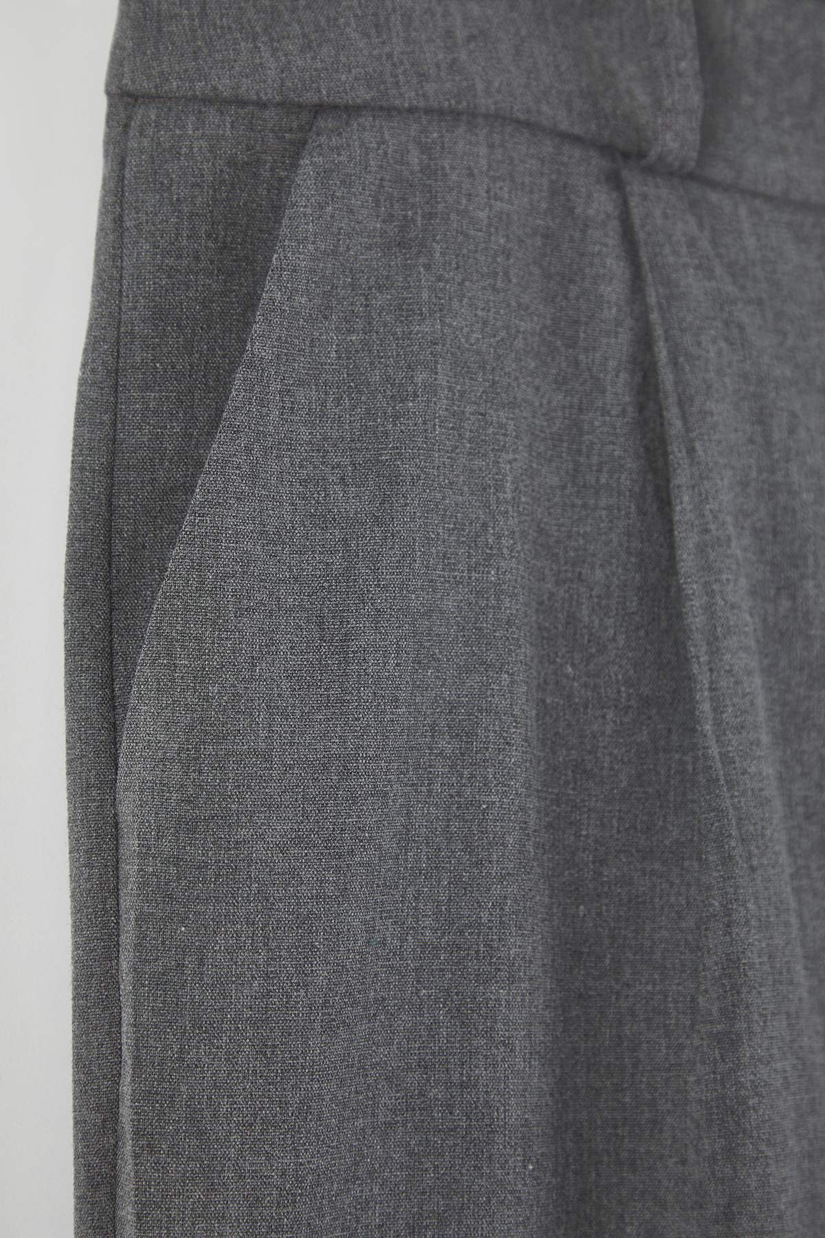 Trendyolmilla  Gri Lastik Belli Wide Leg Büyük Beden Dokuma Pantolon TBBAW26AR00019 - Görsel 6