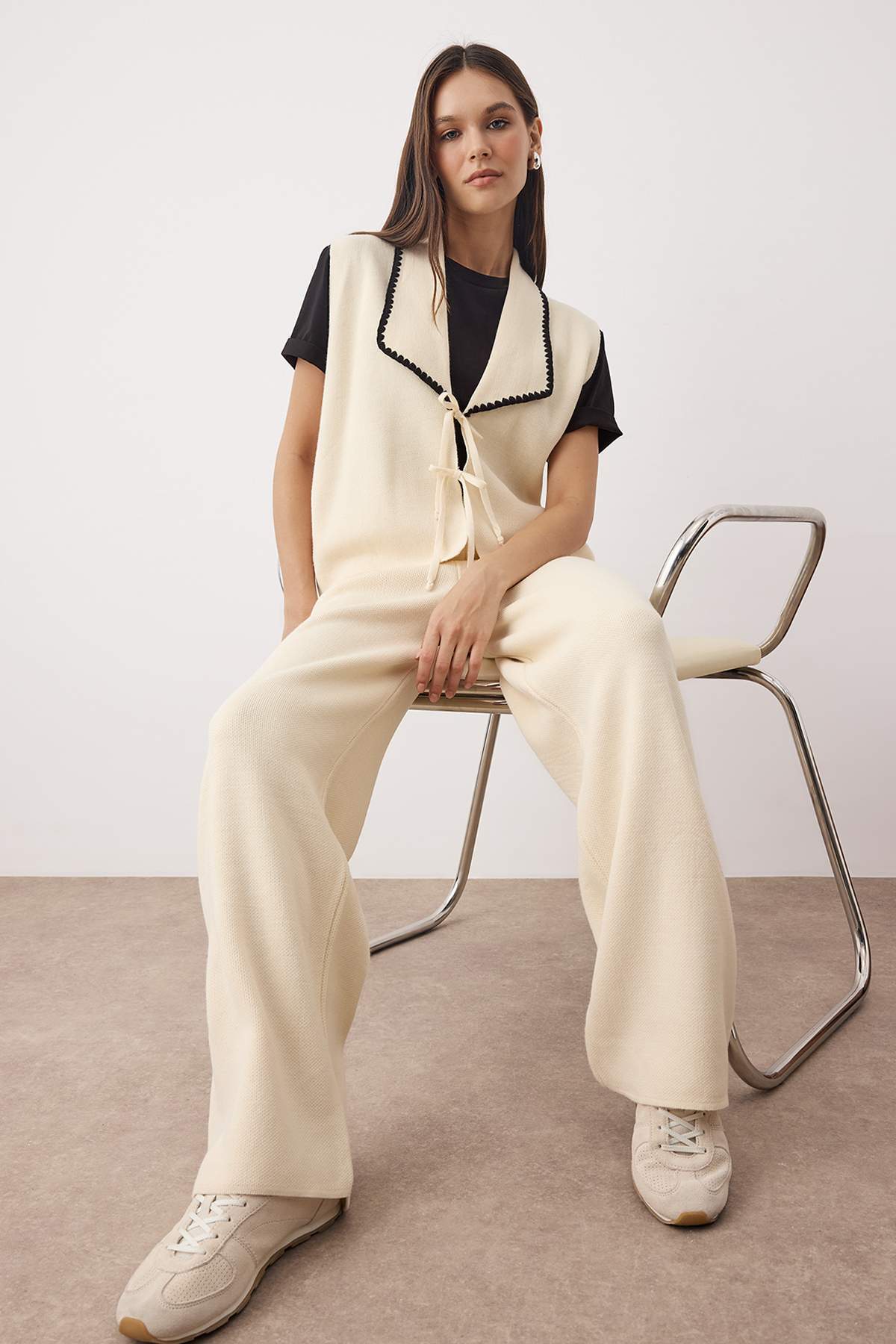 Trendyolmilla  Ekru Yelek-Pantolon Triko Alt - Üst Takım TWOAW26AU00116