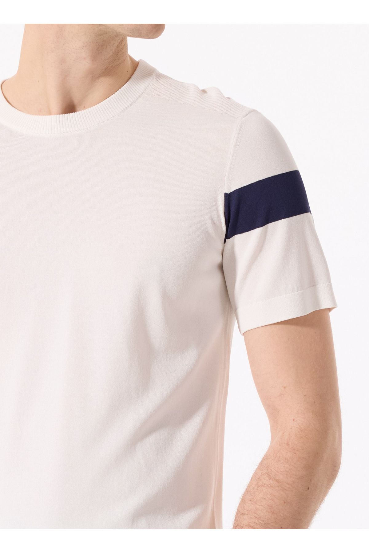 Fabrika  Kırık Beyaz Erkek Bisiklet Yaka Basic Rayon Karışımlı Kazak F4SM-KZK 0722 - Görsel 5