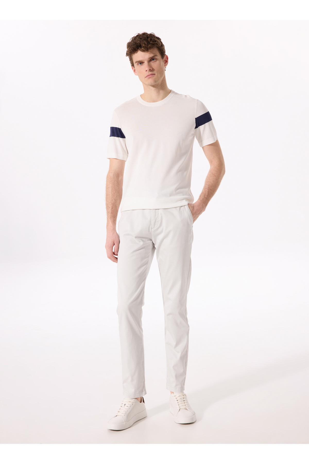 Fabrika  Kırık Beyaz Erkek Bisiklet Yaka Basic Rayon Karışımlı Kazak F4SM-KZK 0722 - Görsel 2