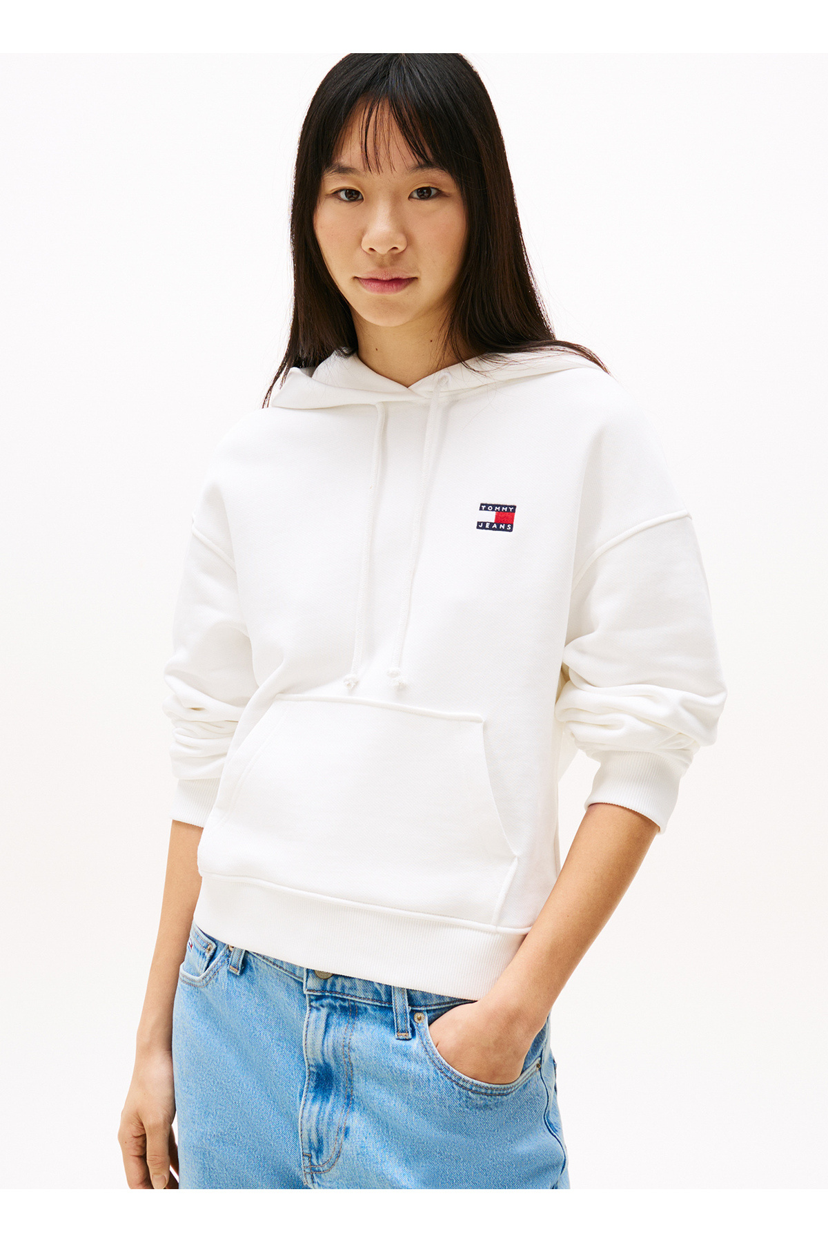 Tommy Jeans Biela dámska mikina s potlačou na golieri DW0DW19414YBL