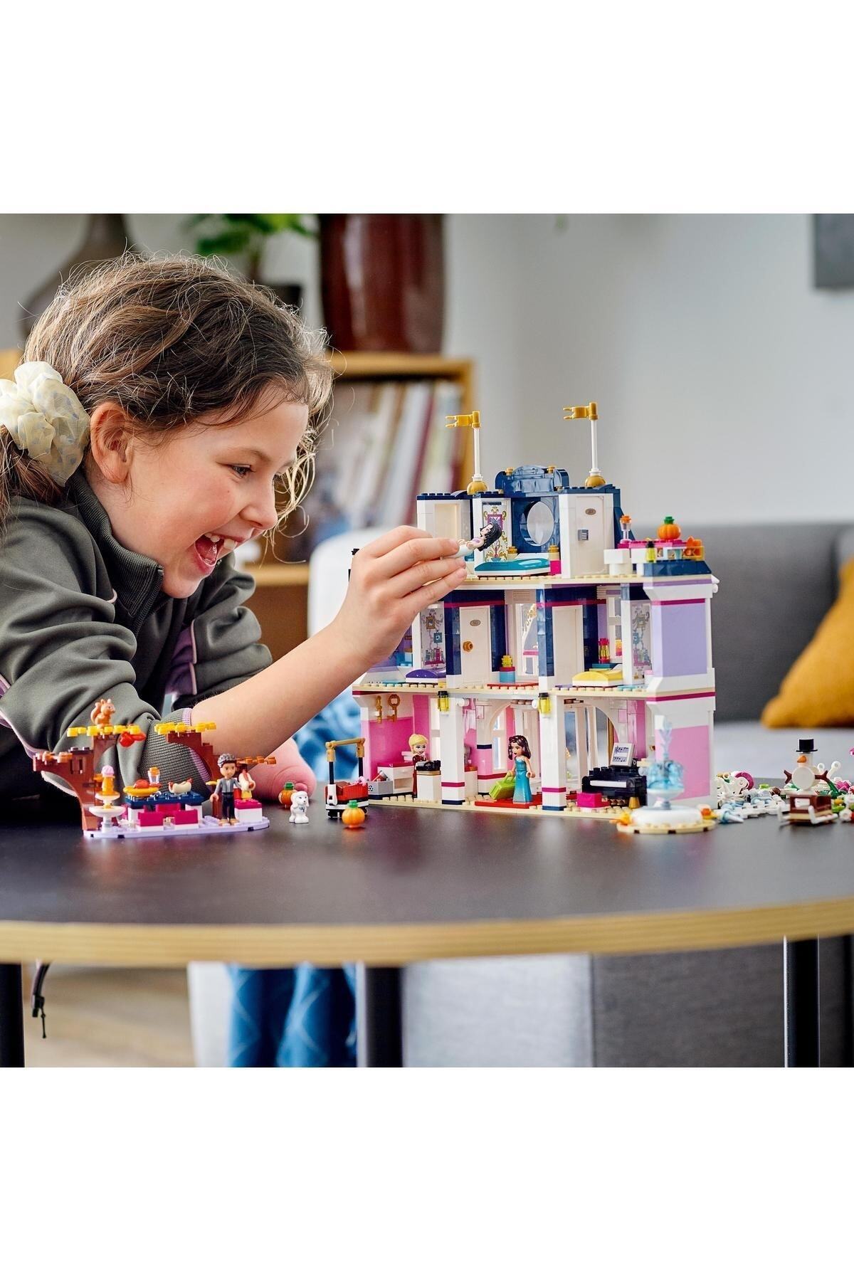 ۴۱۶۸۴ دوستان هتل بزرگ شهر هارتلیک