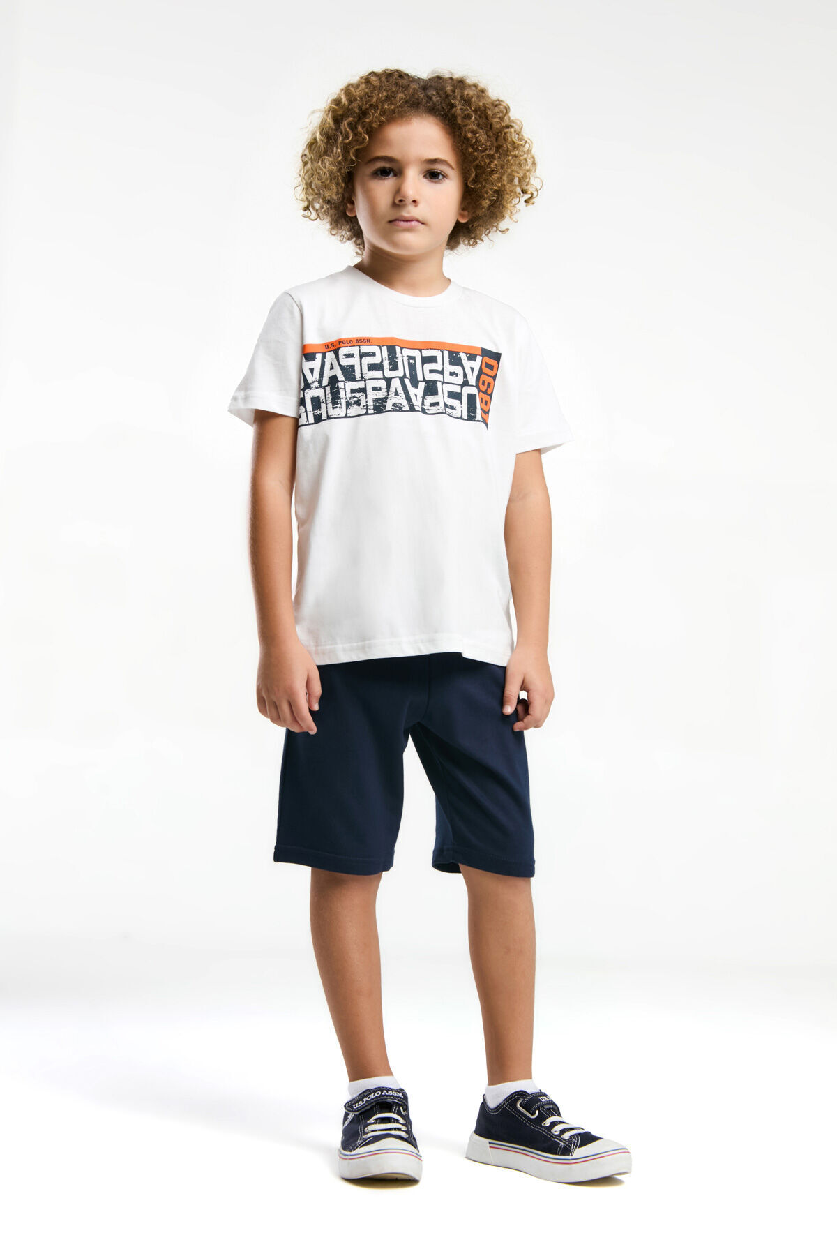 یو اس پولو کت و شلوار برمودای سفید پسرانه یو اس پولو کت و شلوار برمودای سفید پسرانه