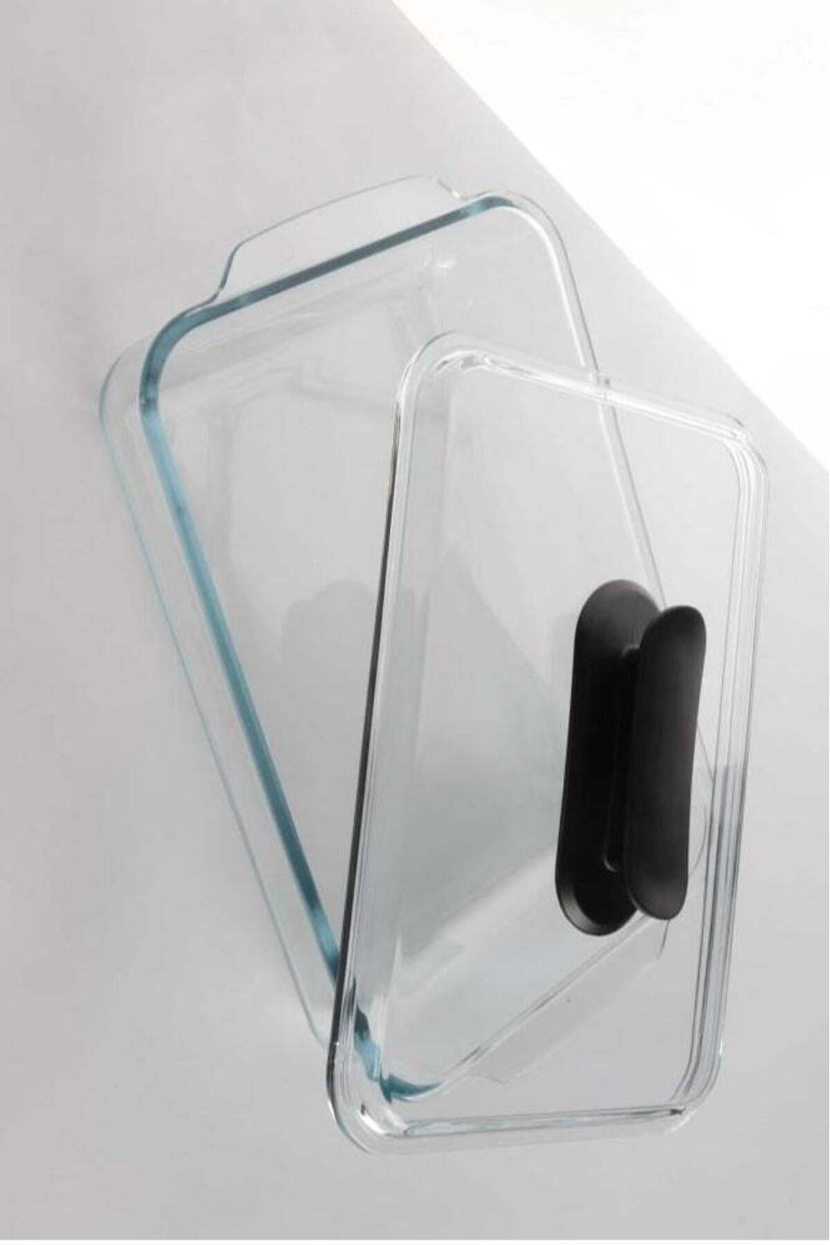 لمسة فاخرة على طاولتك - صينية مستطيلة شفافة بغطاء...