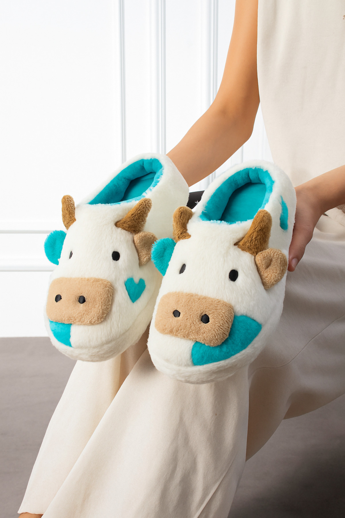 Gofeel Tatlı İnek Yumuşak Tüylü Peluş Panduf Terlik görsel 2