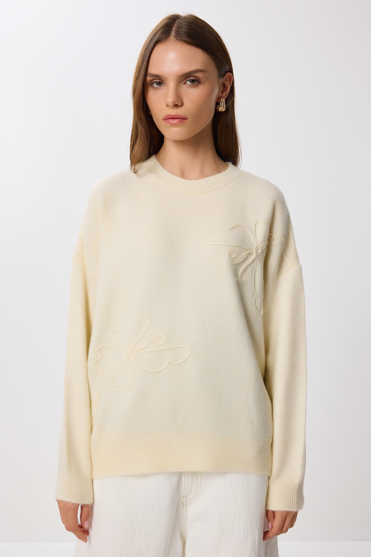 Lovelyİstanbul Çiçek Dokulu Oversize Triko Kazak LPF0113 KREM görsel 3