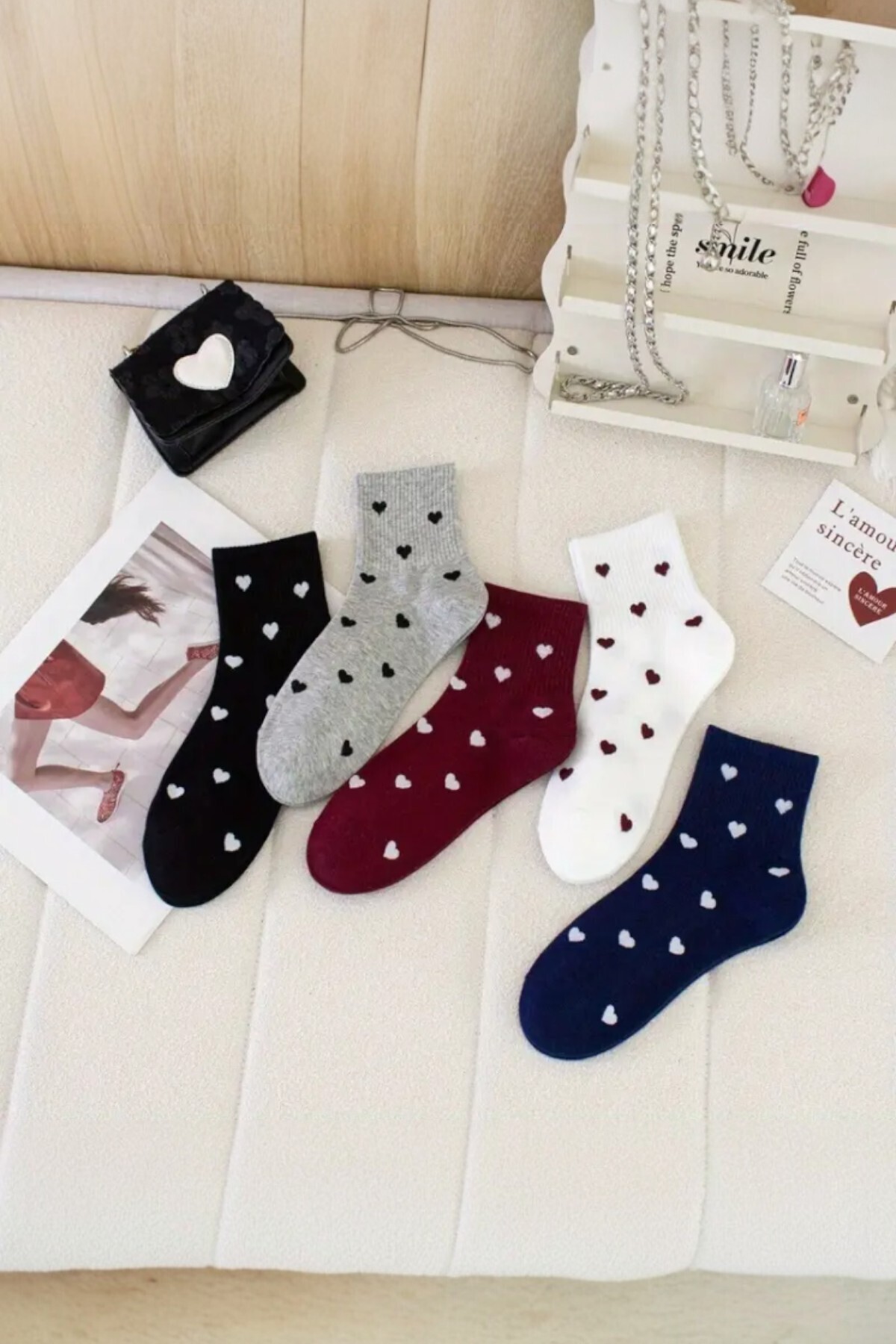 Hitit Socks Дамски 5 чифта висококачествени къси колежански чорапи с минималистичен сърдечен мотив, многоцветни