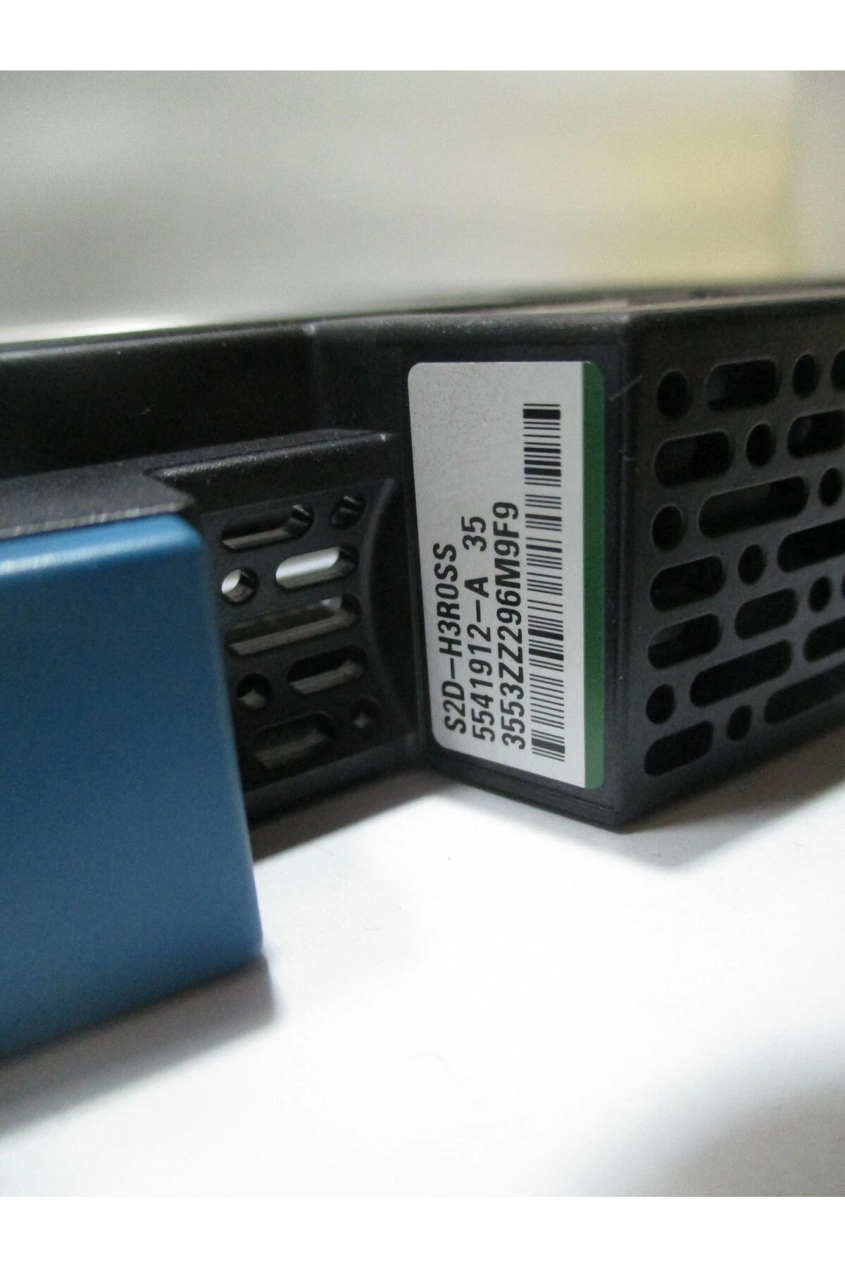 Hitachi Data Systems S2D-H3R0SS 5541912-A 3.5" SAS HDD KIZAK