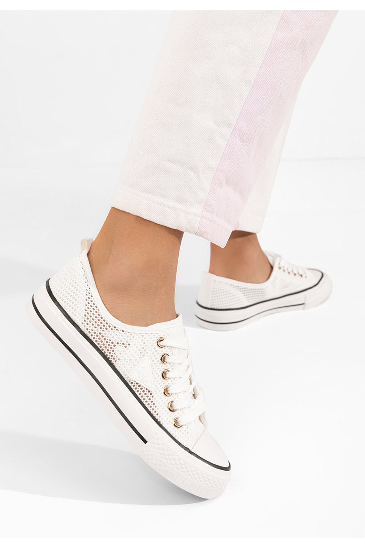 B T Shoes Biele dámske nízké tenisky Venita