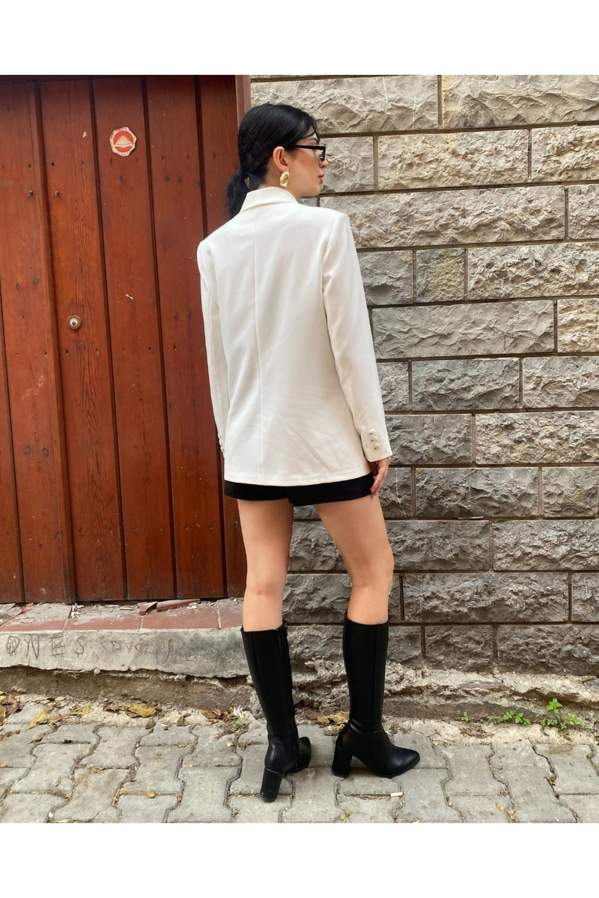 Kadın Beyaz Kruvaze Oversize Blazer Ceket Düğme Detaylı