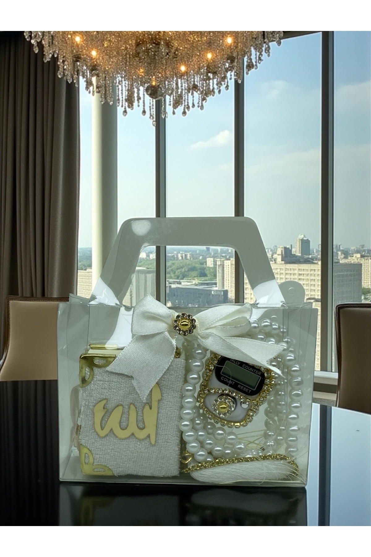 Hac AVM Çanta Görünümlü Kutu İçinde Mini Kuran, İnci Tesbih ve Taşlı Zikirmatik Hediyelik Set