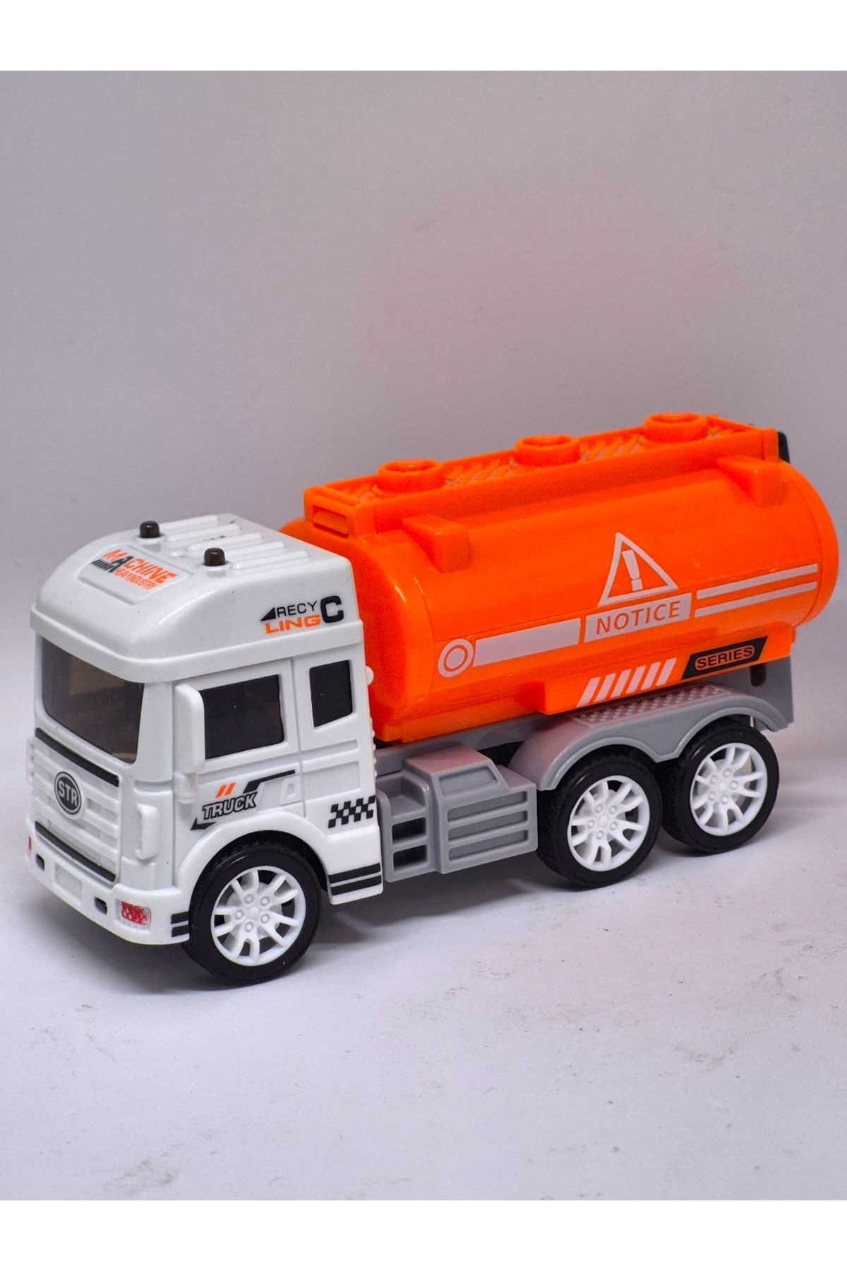 Fidan oyuncak Minik İnşaatçı Sürtmeli Tanker Kamyon