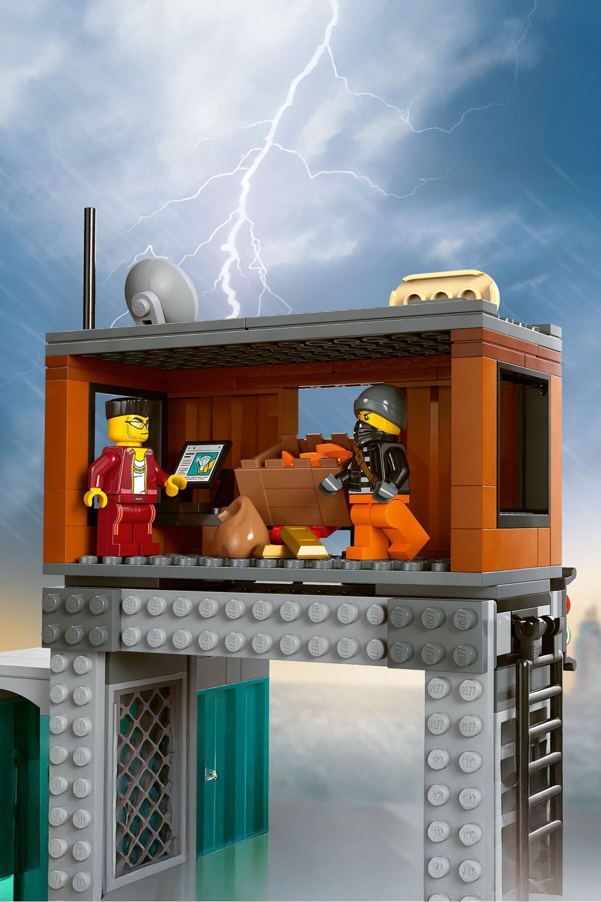 قایق سرعت پلیس شهر ۶۰۴۱۷ و مخفیگاه خلافکاران